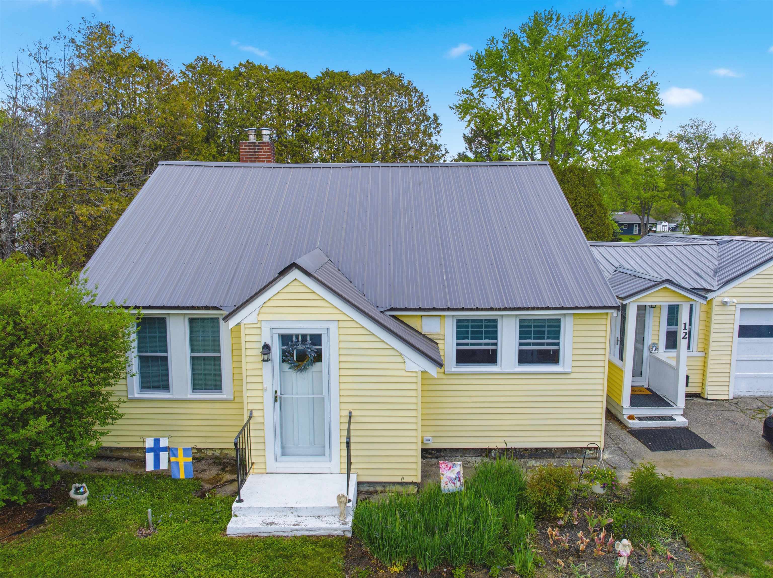 12 Kilkenny St, Lancaster, NH 03584