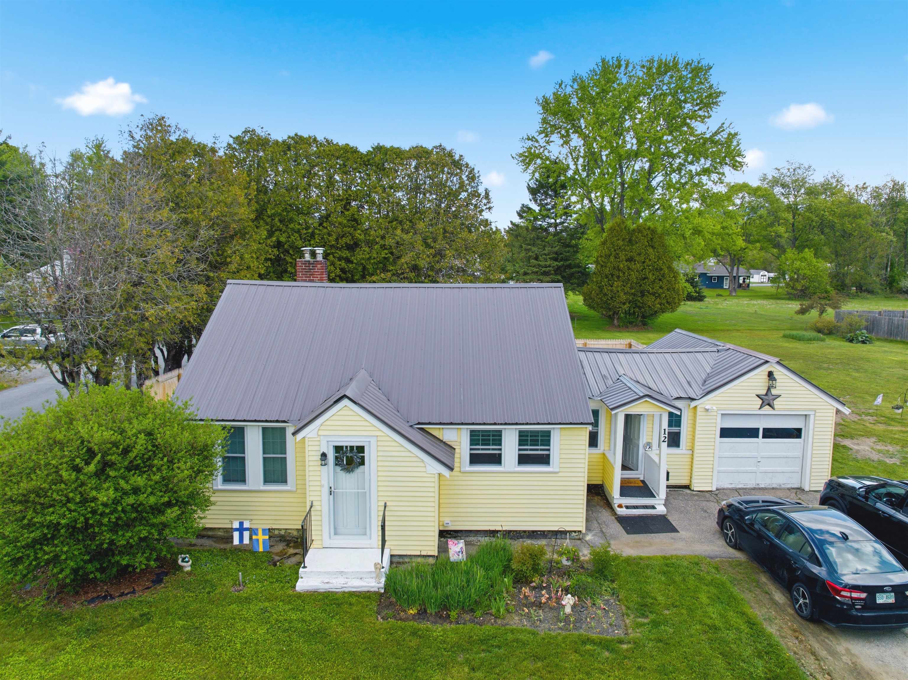 12 Kilkenny St, Lancaster, NH 03584