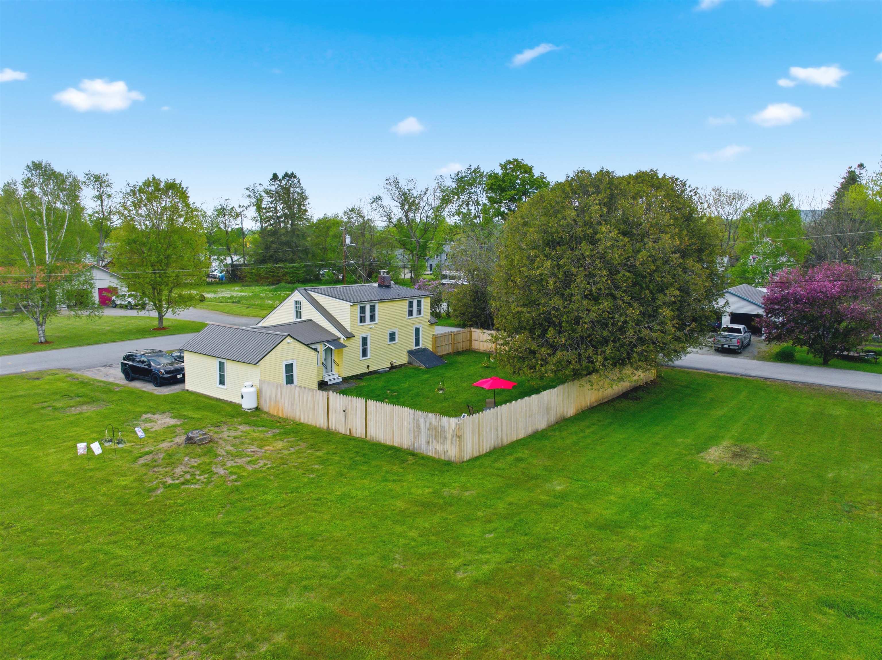 12 Kilkenny St, Lancaster, NH 03584