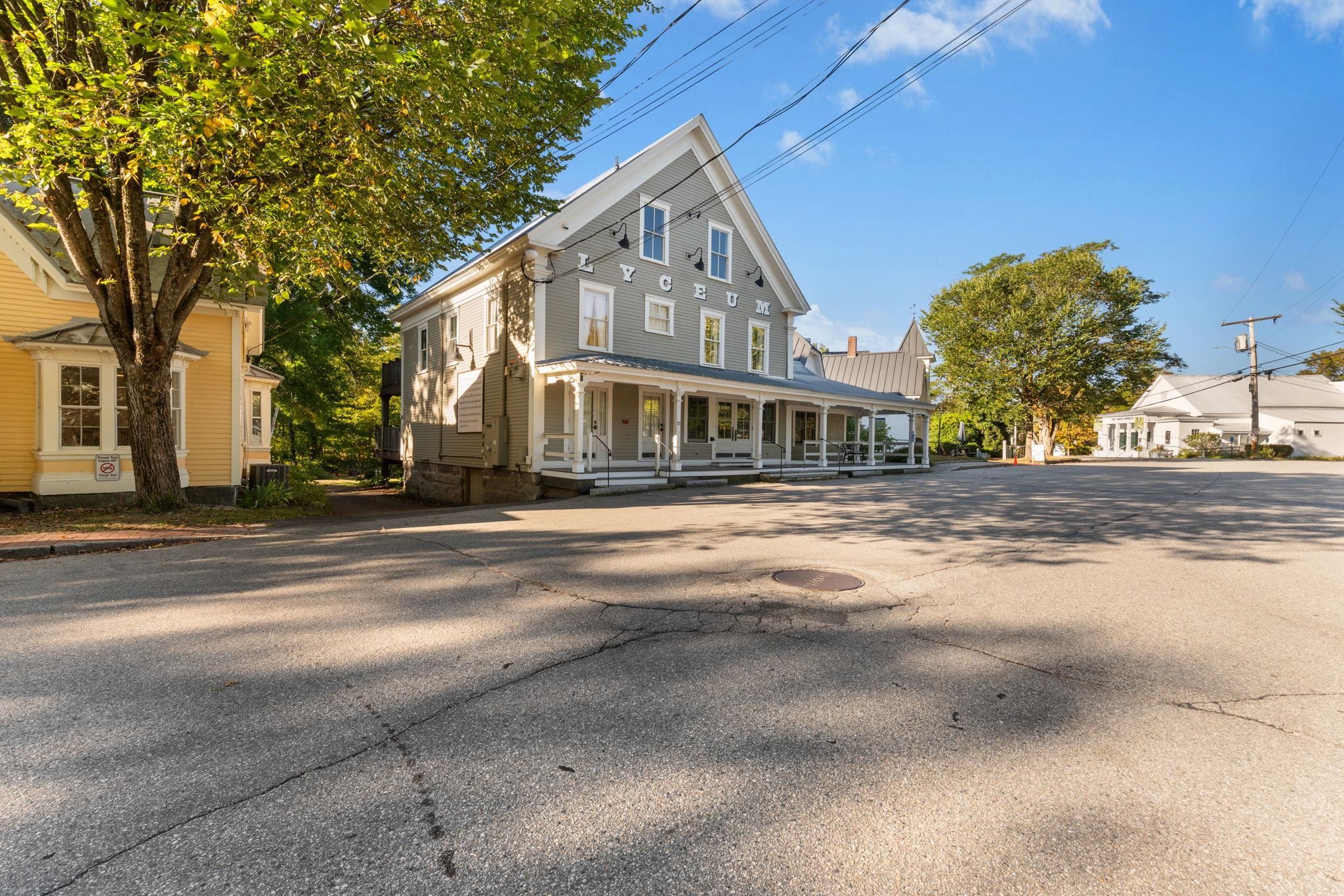 85 Main St, Tamworth, NH 03886