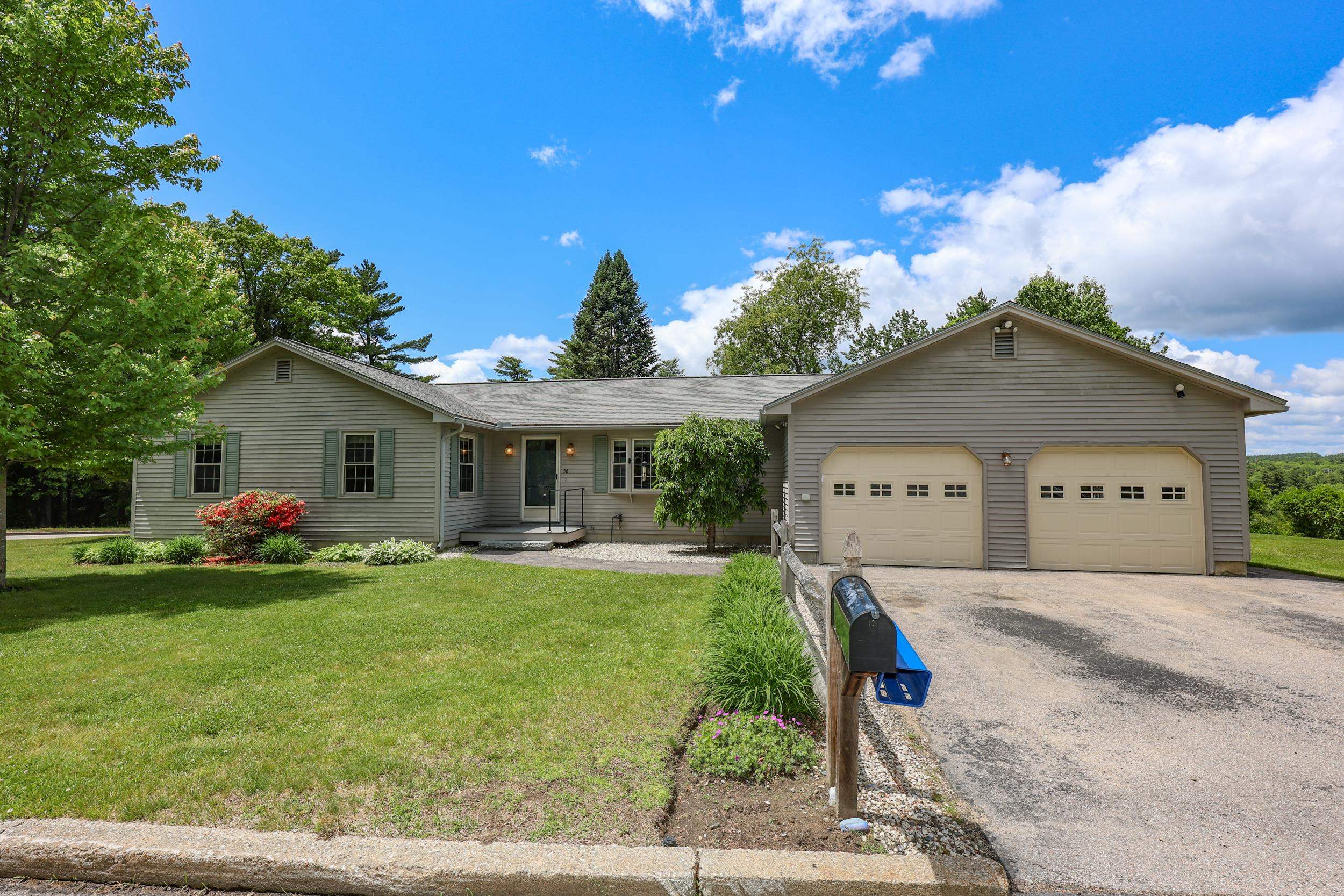 Manchester NH&nbsp;Home for sale $535,000 $181 per sq.ft.
