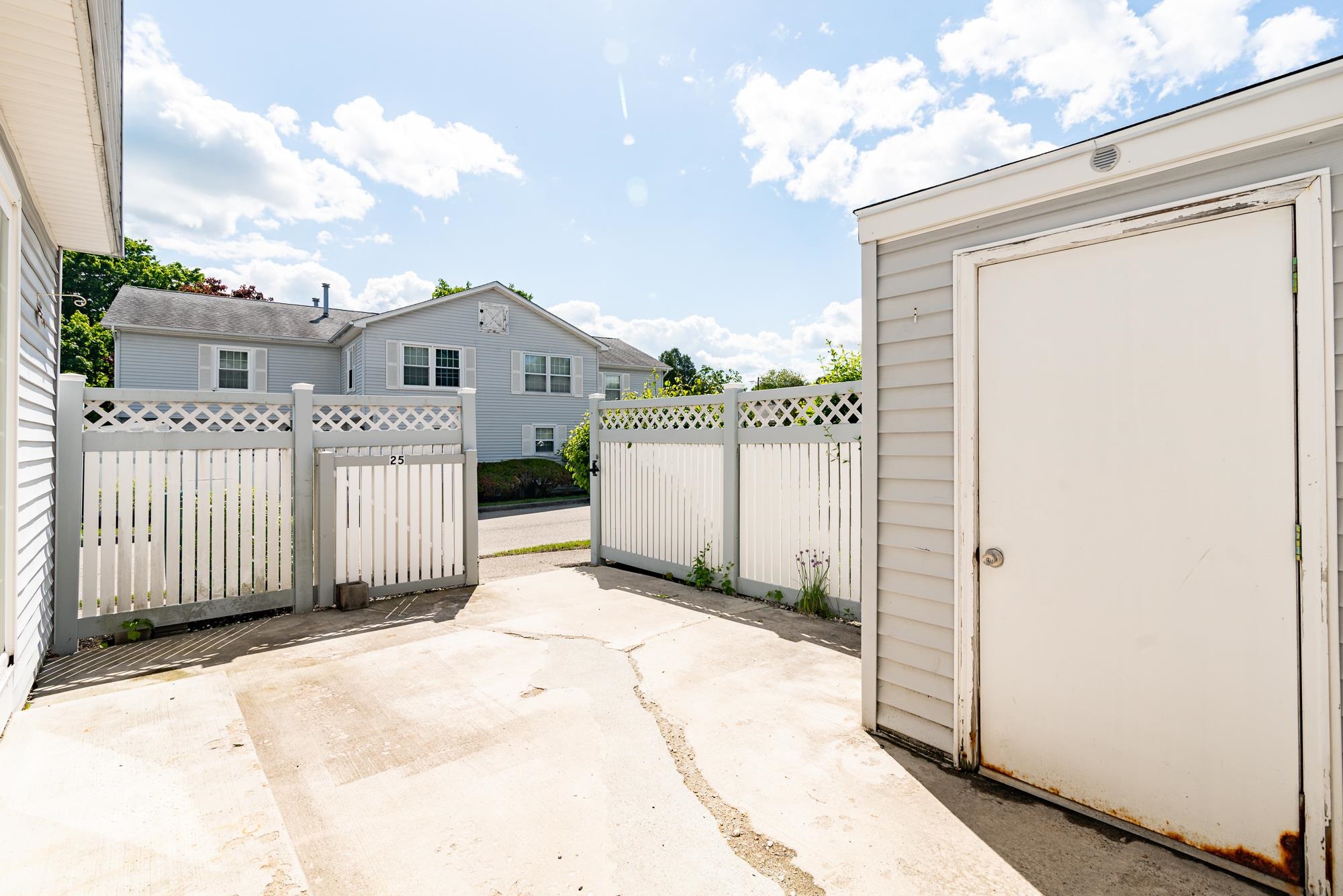 25 Springfield Est, Rochester, NH 03867
