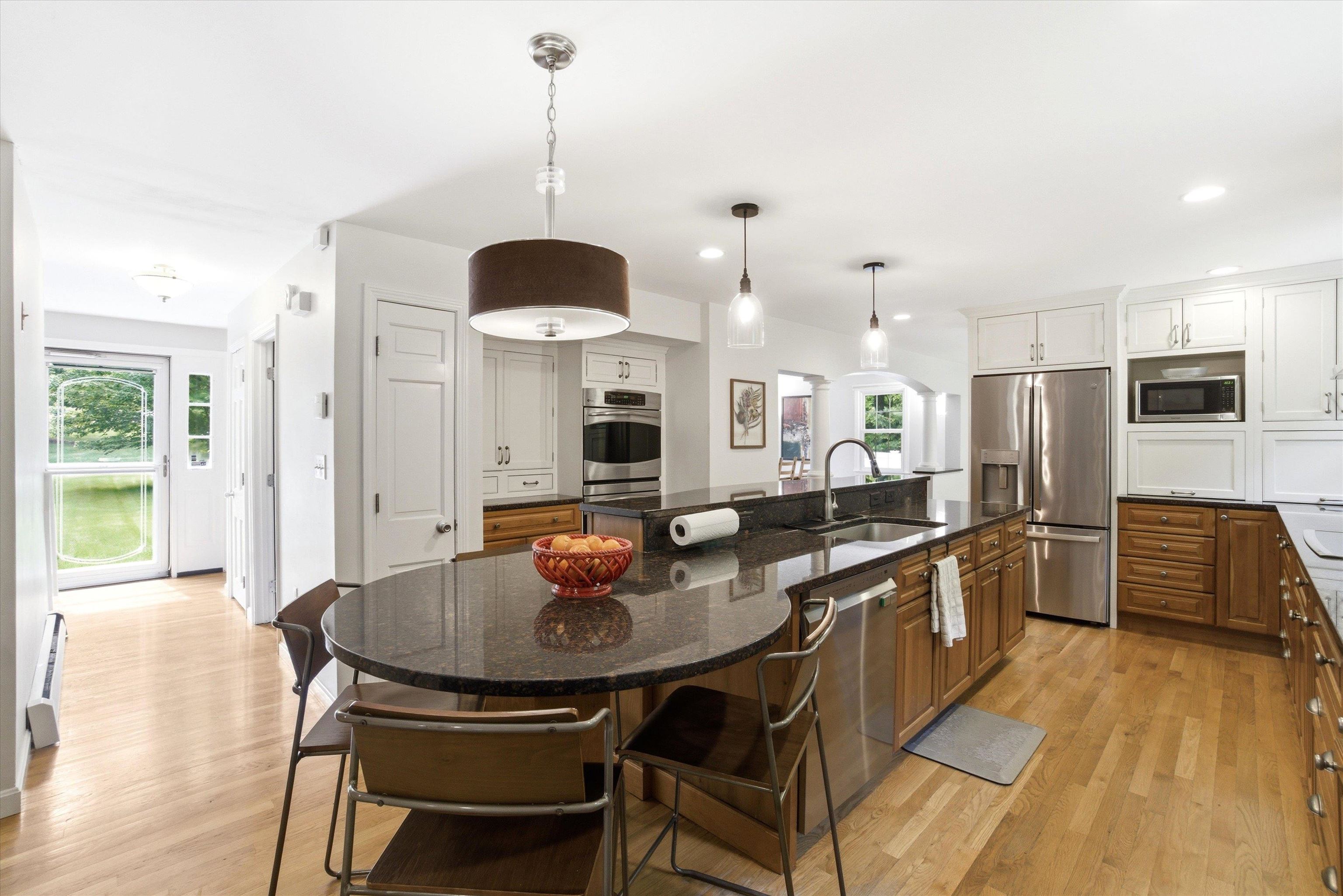 20 Ministerial Dr, Merrimack, NH 03054