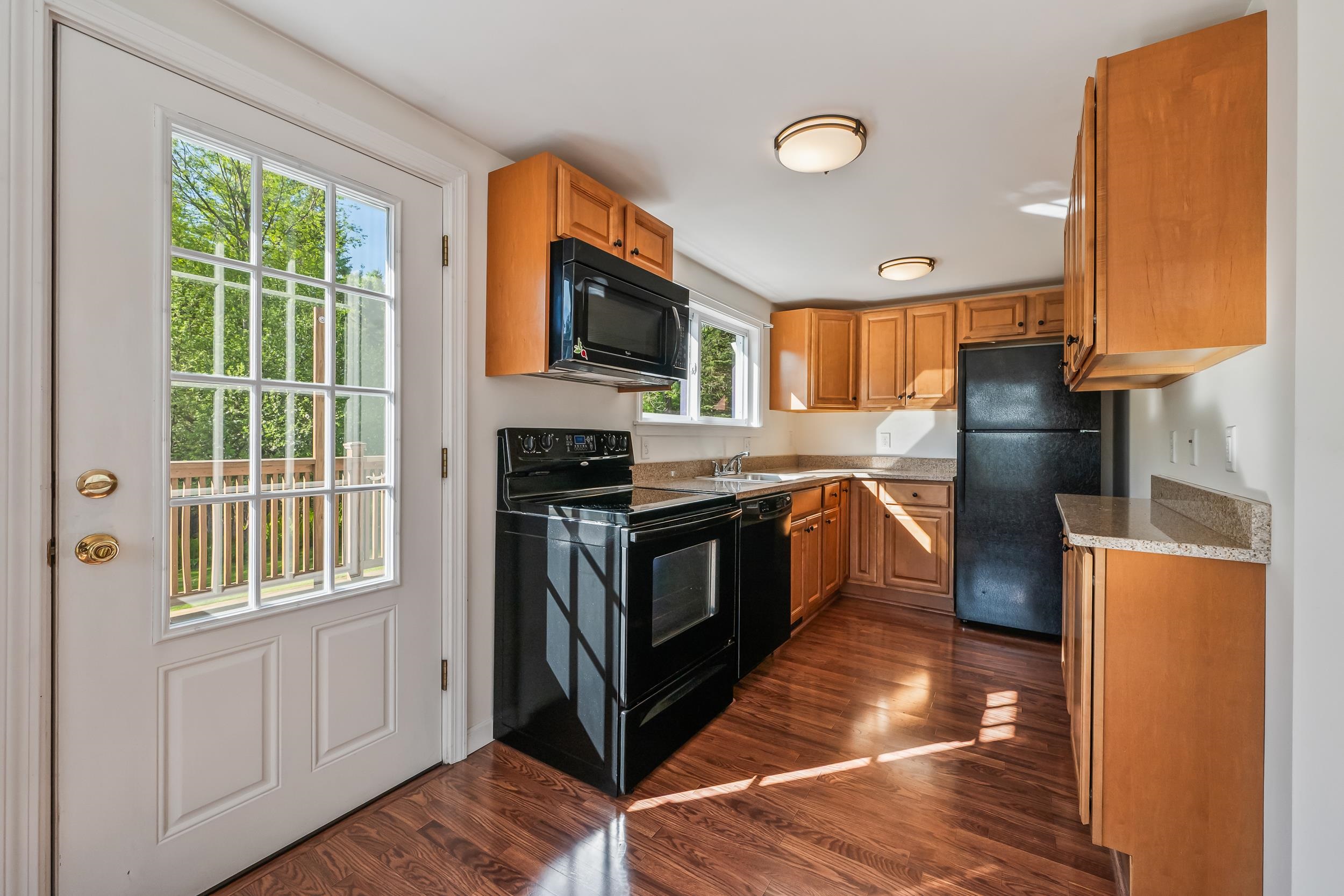 101 Manns Hill Rd, Littleton, NH 03561