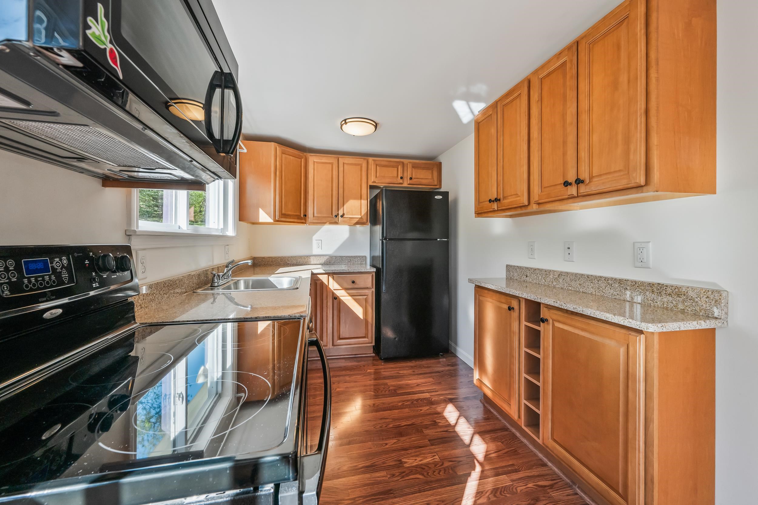 101 Manns Hill Rd, Littleton, NH 03561