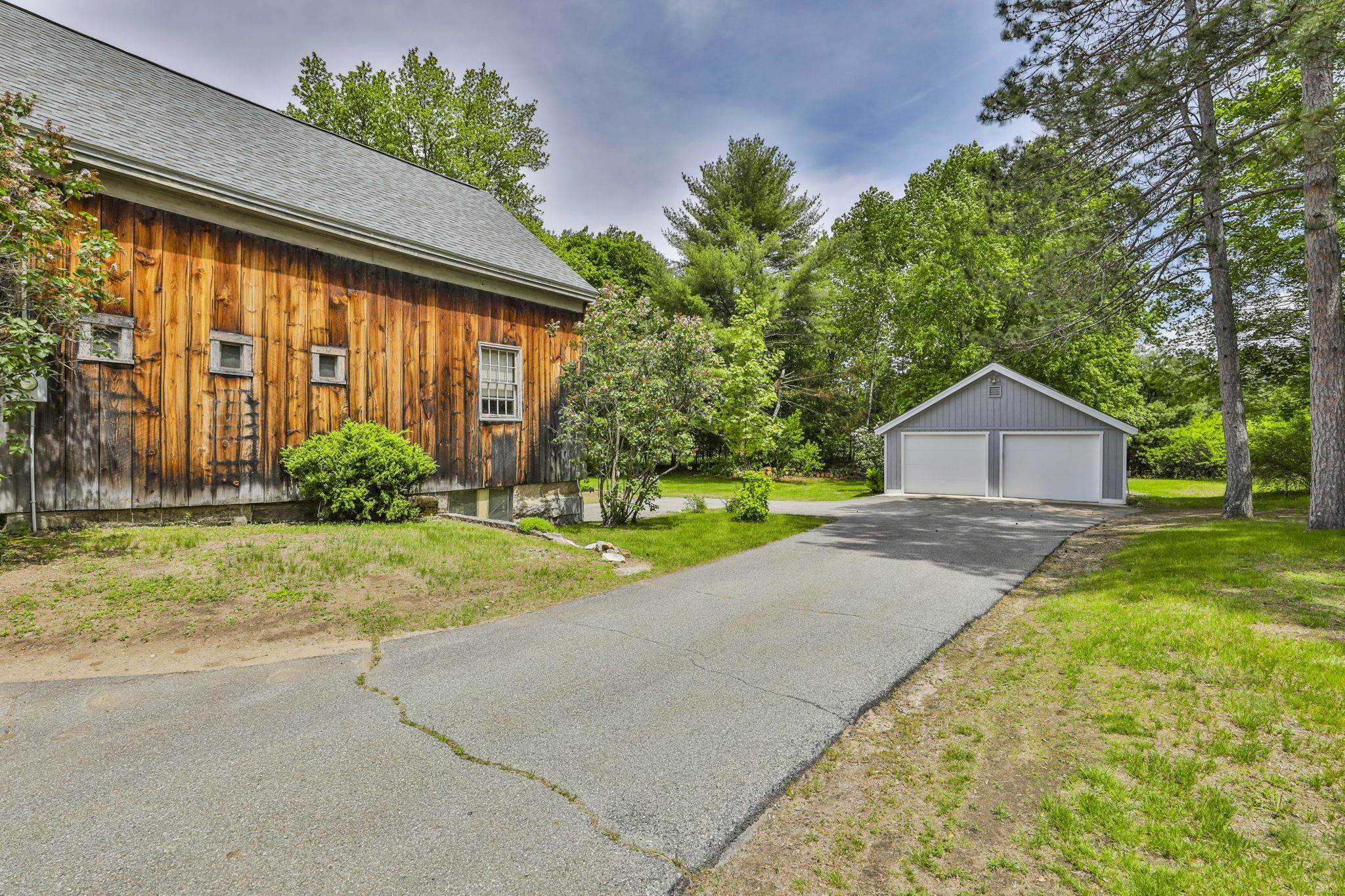 42 Main St, Brookline, NH 03033