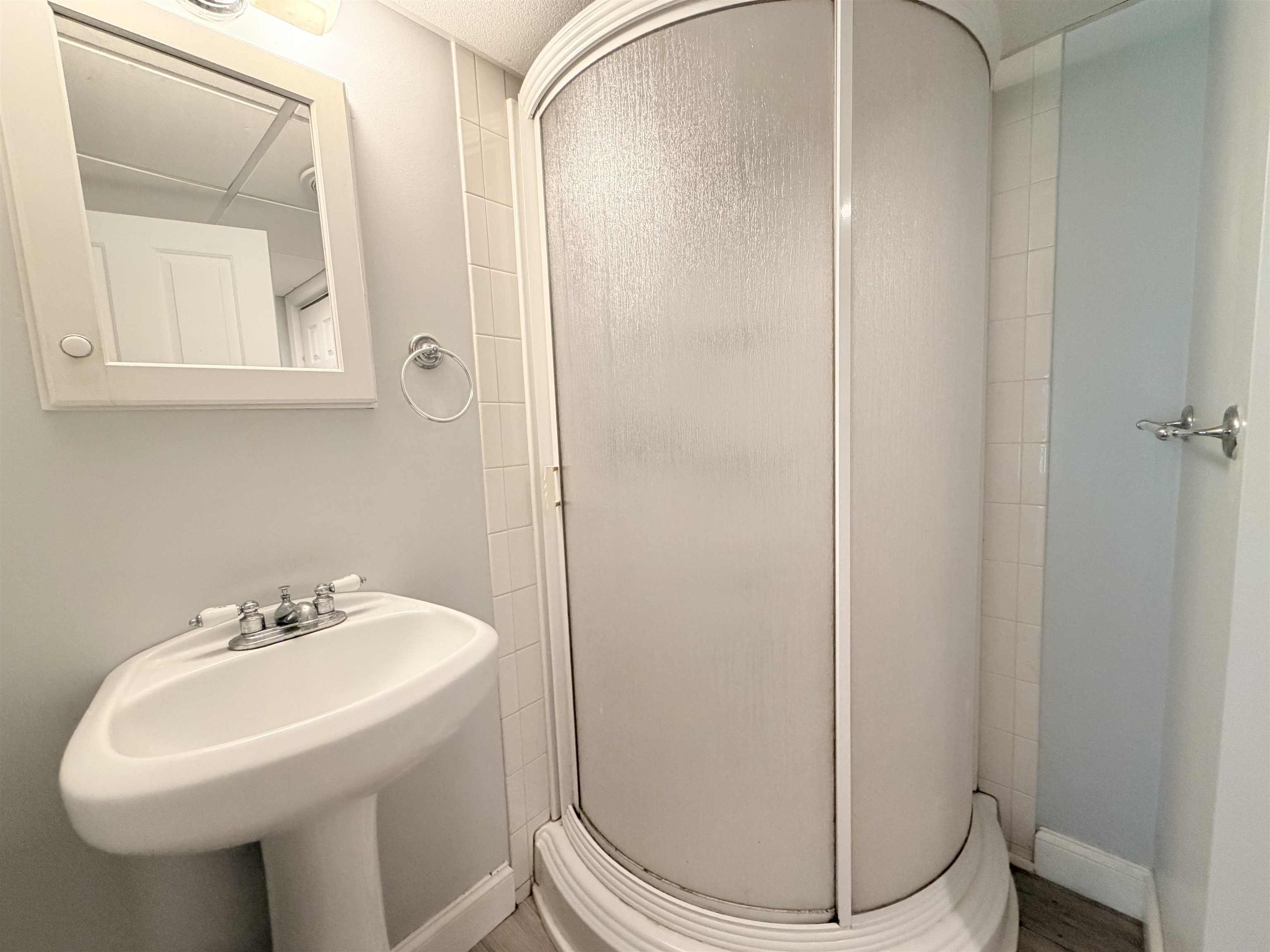 8 Old Landing Rd, Durham, NH 03824