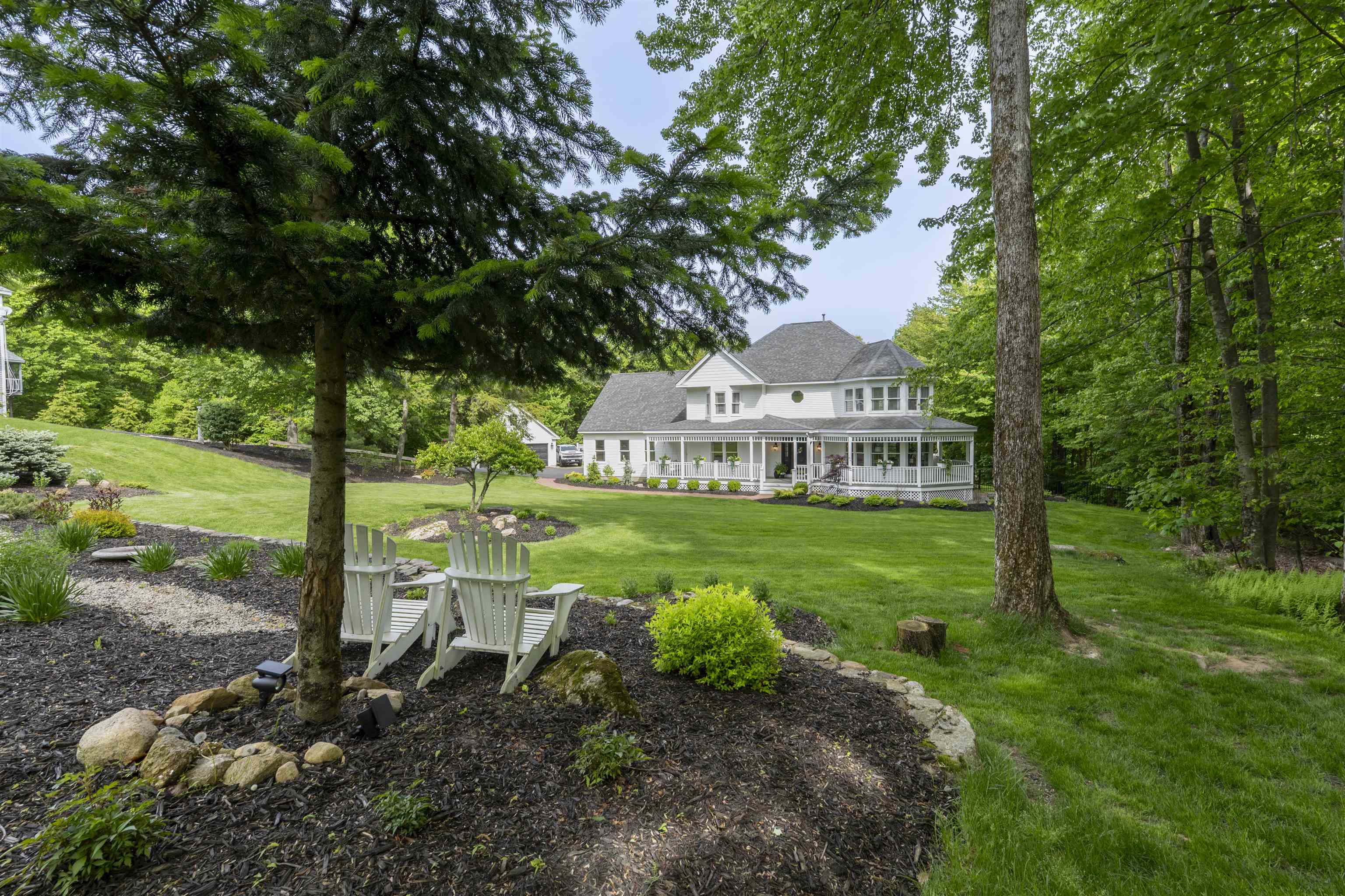 47 Hawk Dr, Bedford, NH 03104