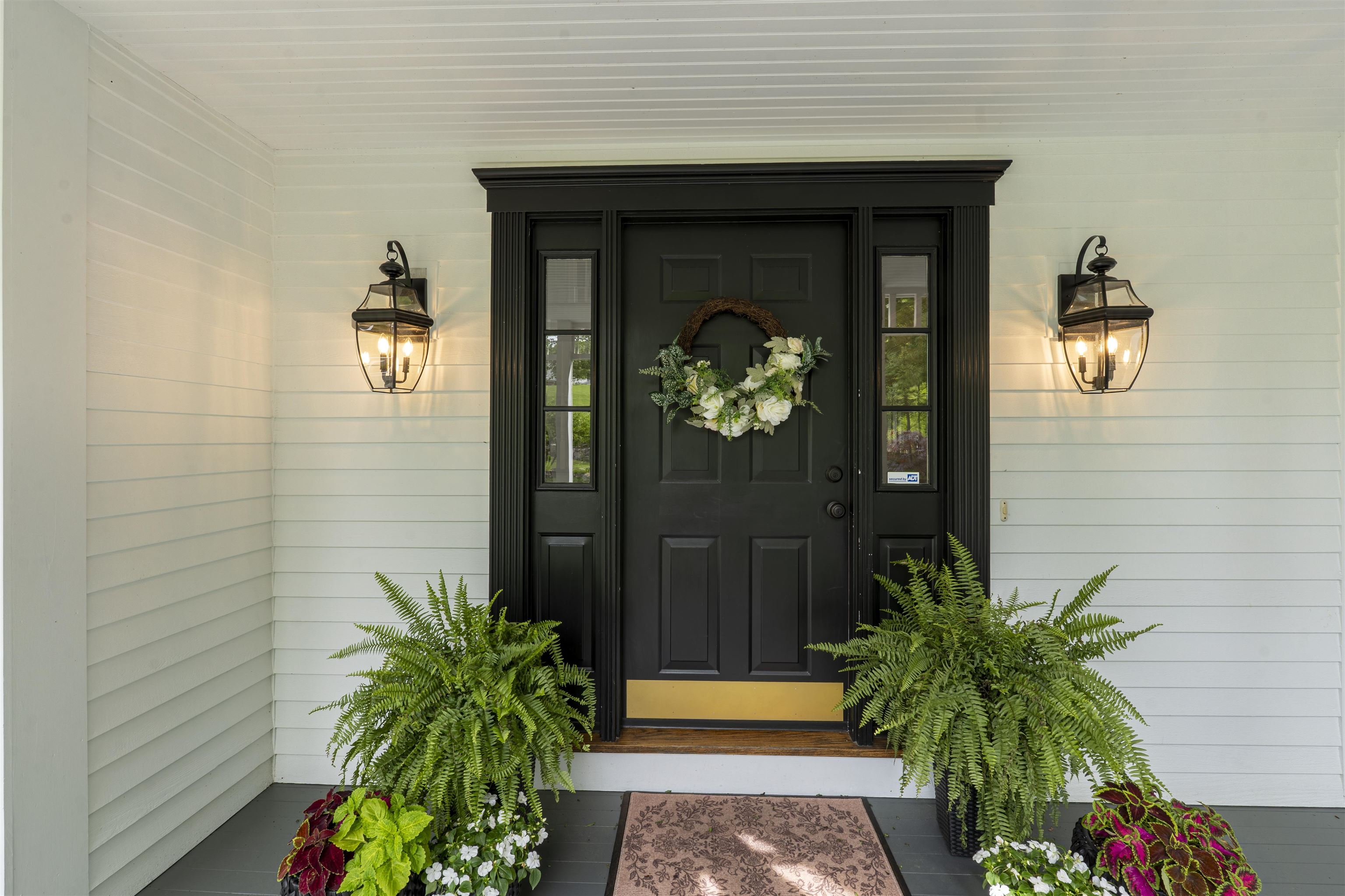 47 Hawk Dr, Bedford, NH 03104