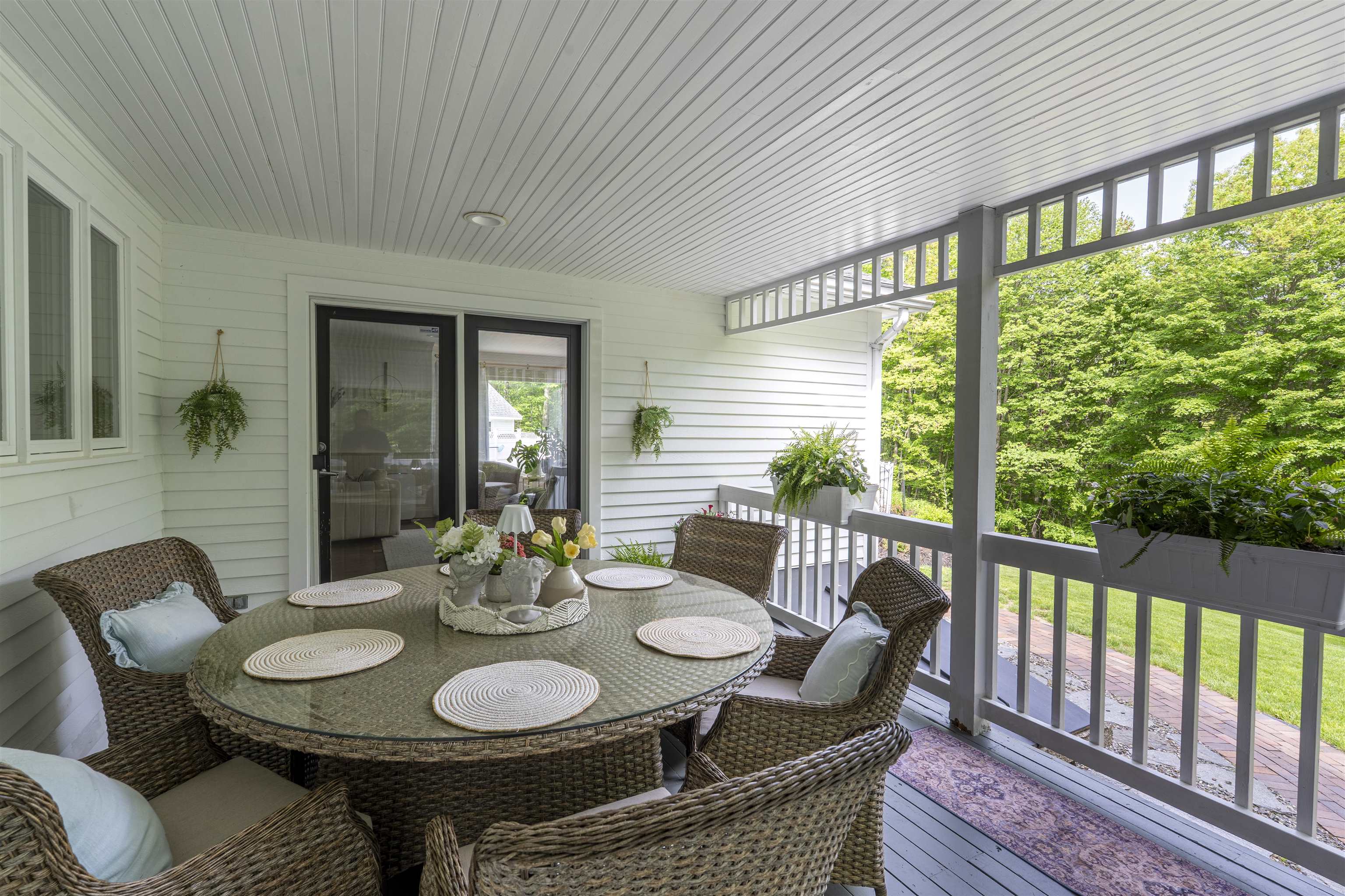 47 Hawk Dr, Bedford, NH 03104