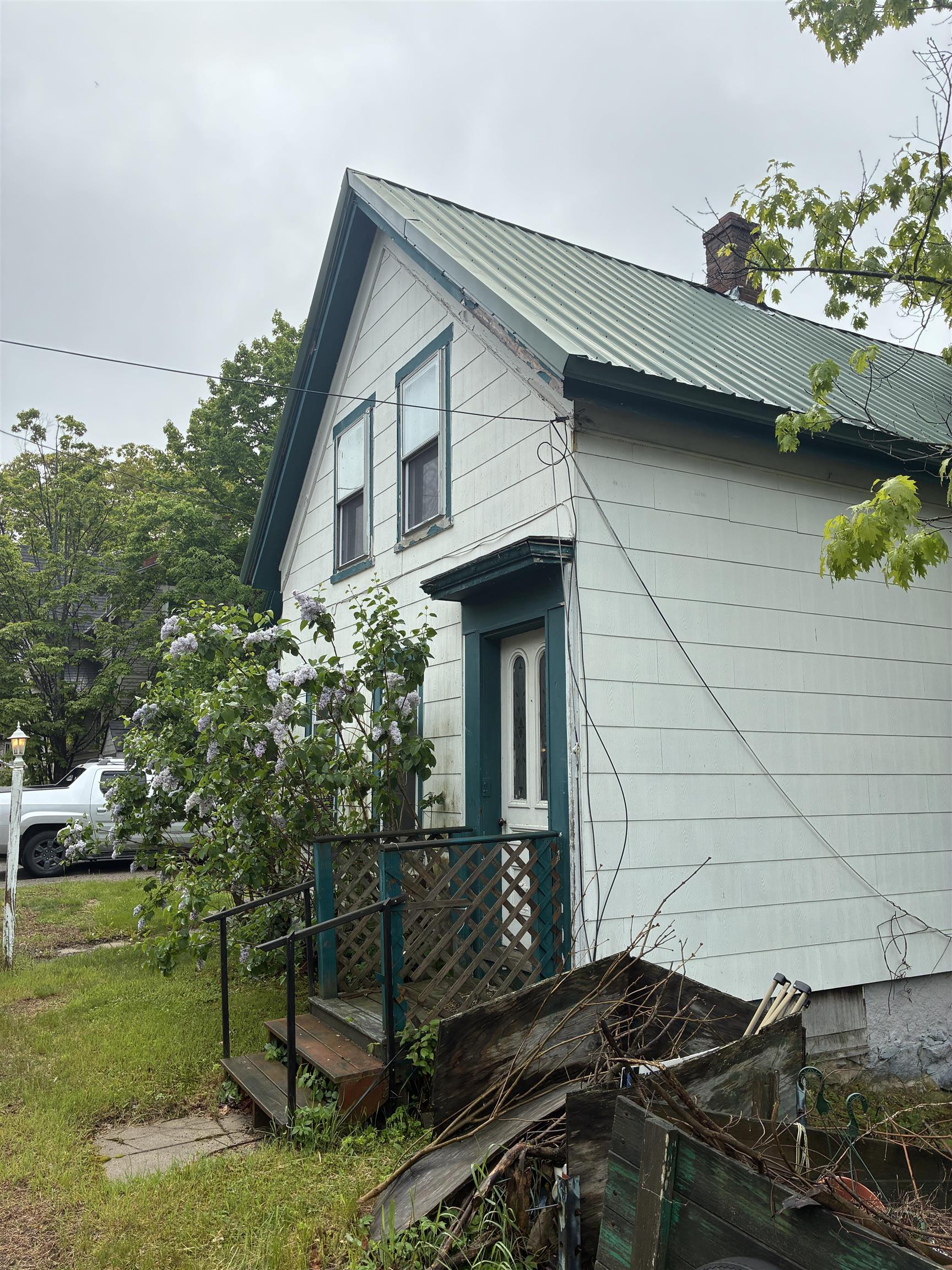 40 Spring St, Farmington, NH 03835