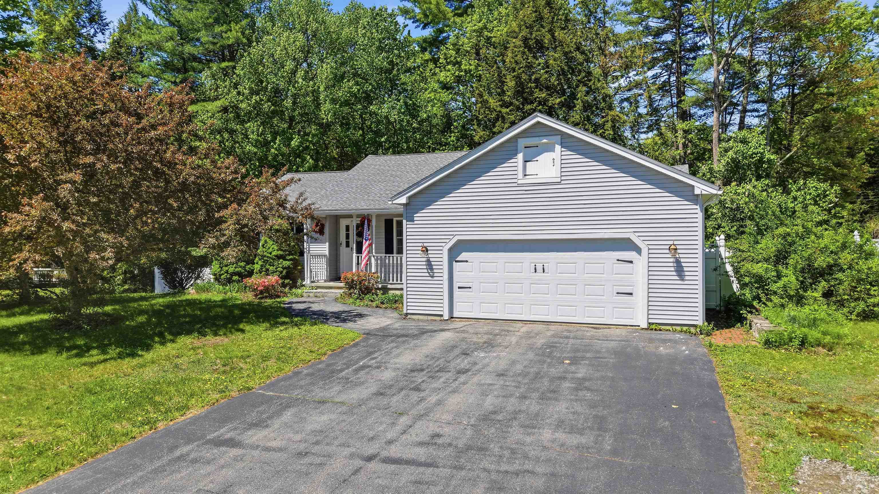 2 Ben Cir, Goffstown, NH 03045