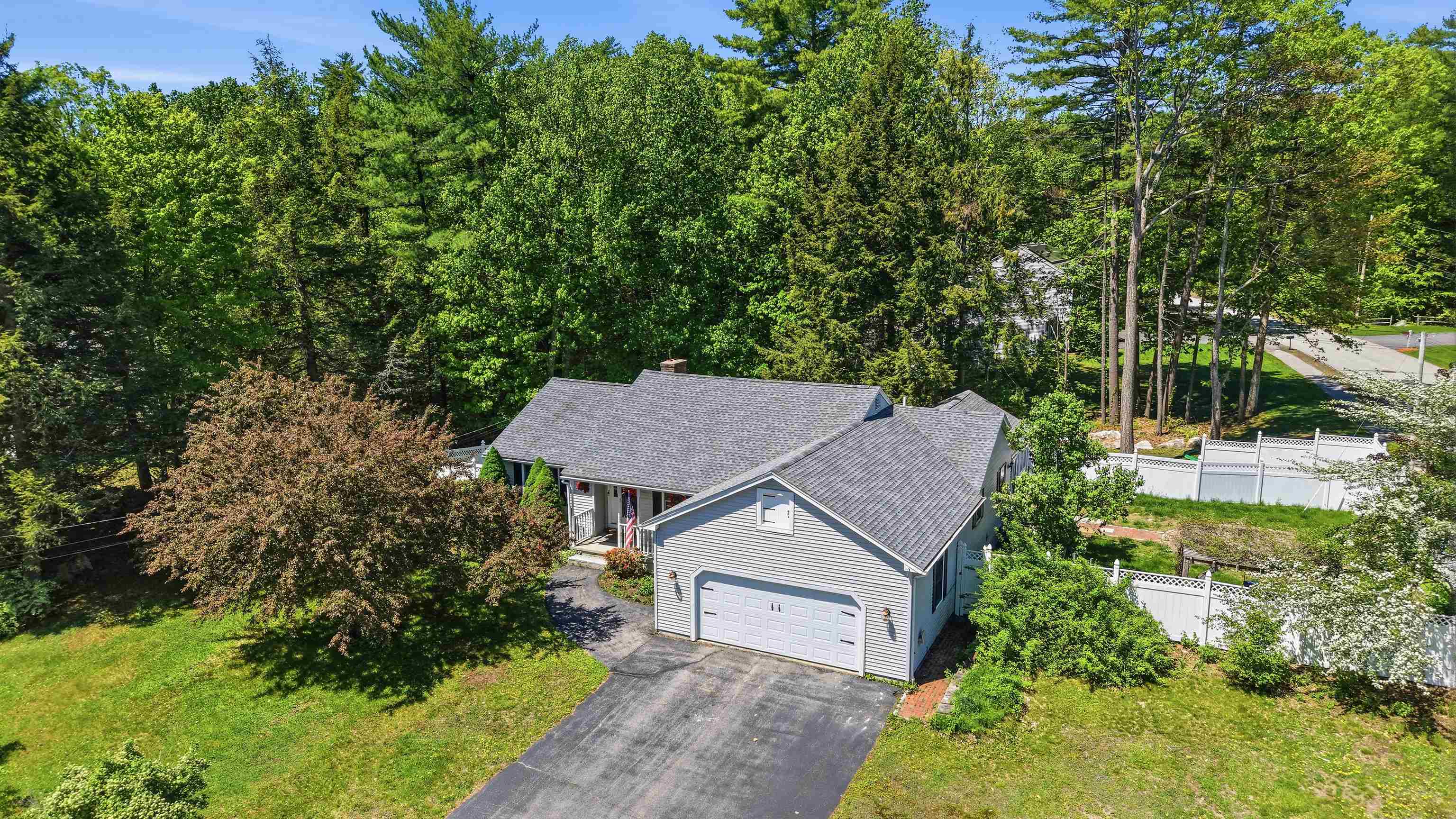 2 Ben Cir, Goffstown, NH 03045
