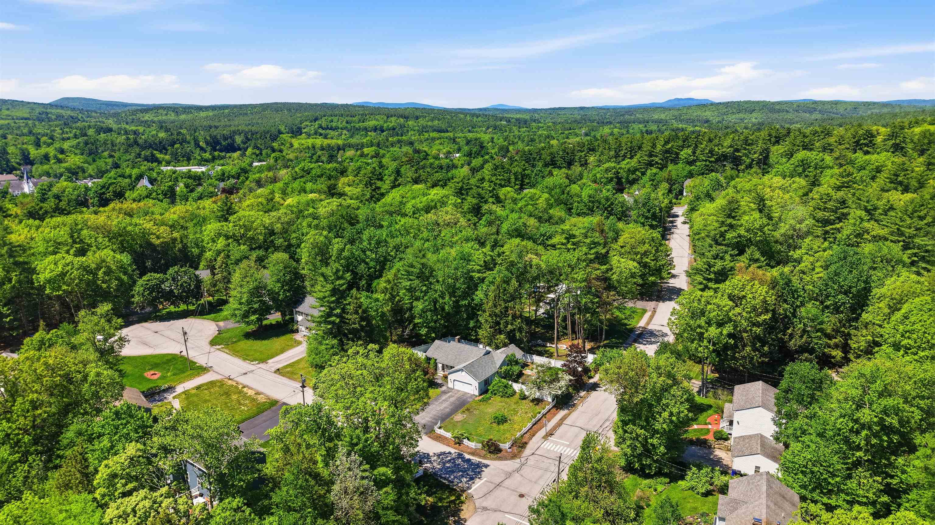 2 Ben Cir, Goffstown, NH 03045