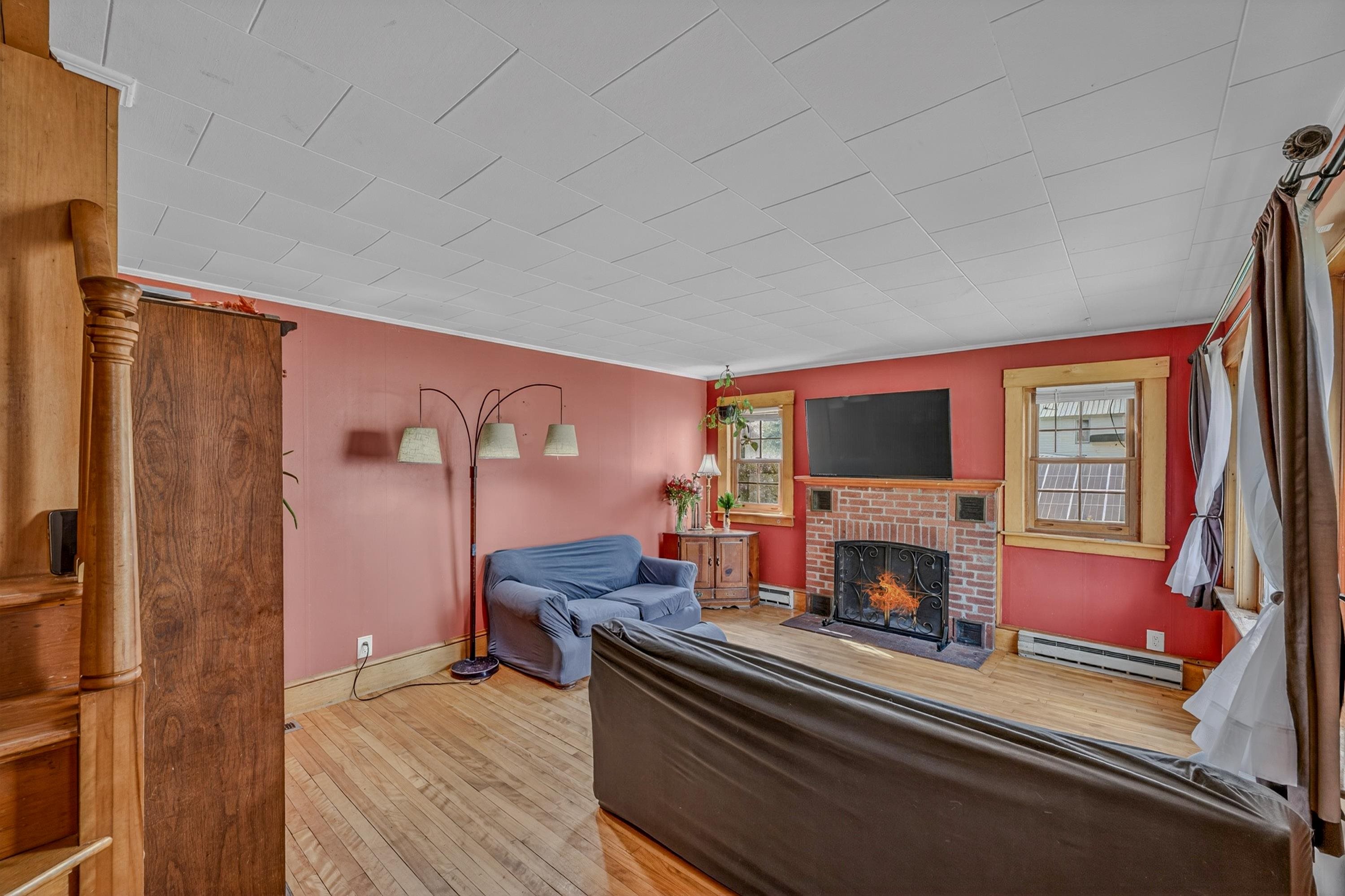 25 Portland St, Lancaster, NH 03584