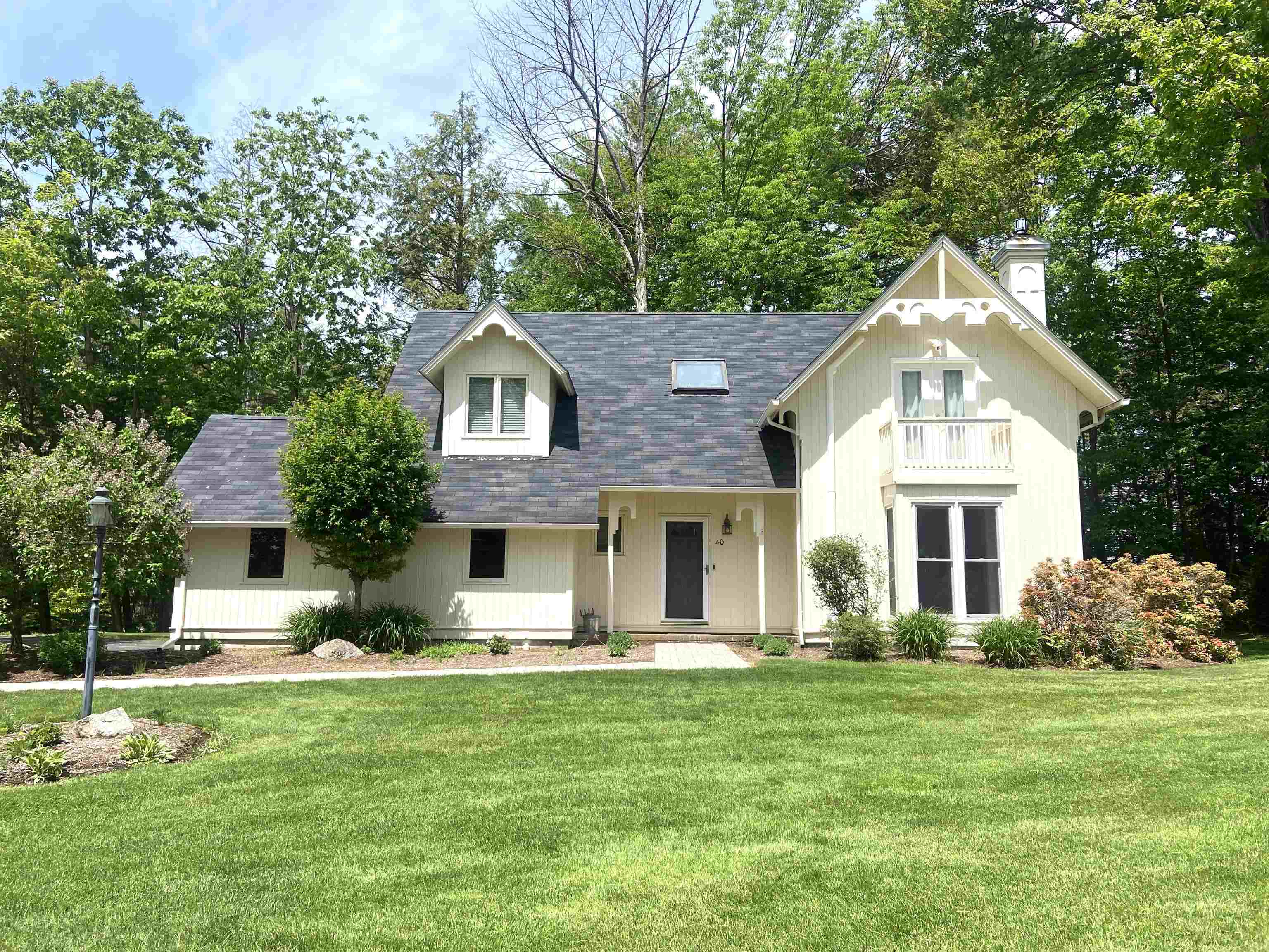 40 Hampton Ct, Laconia, NH 03246