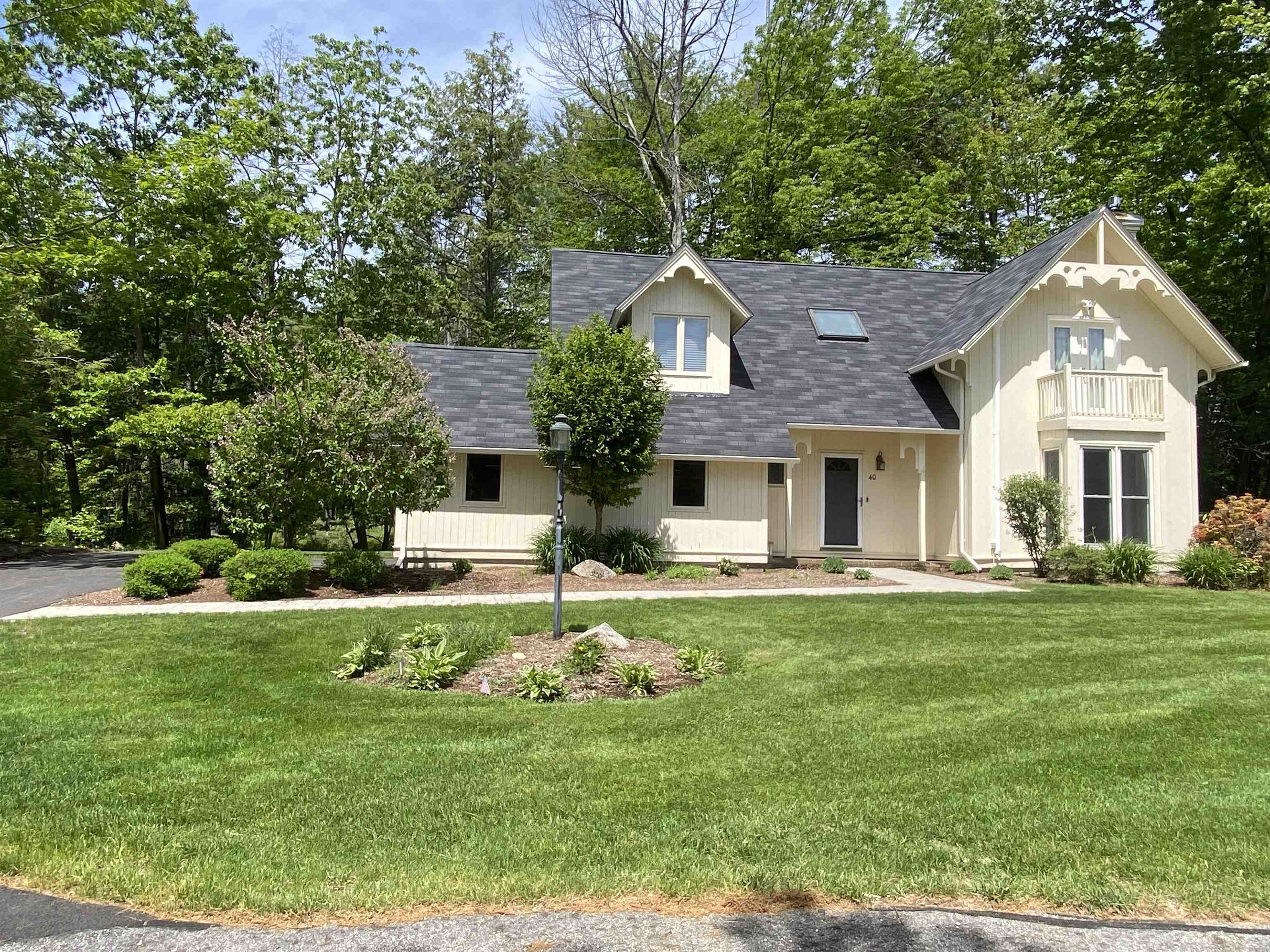40 Hampton Ct, Laconia, NH 03246