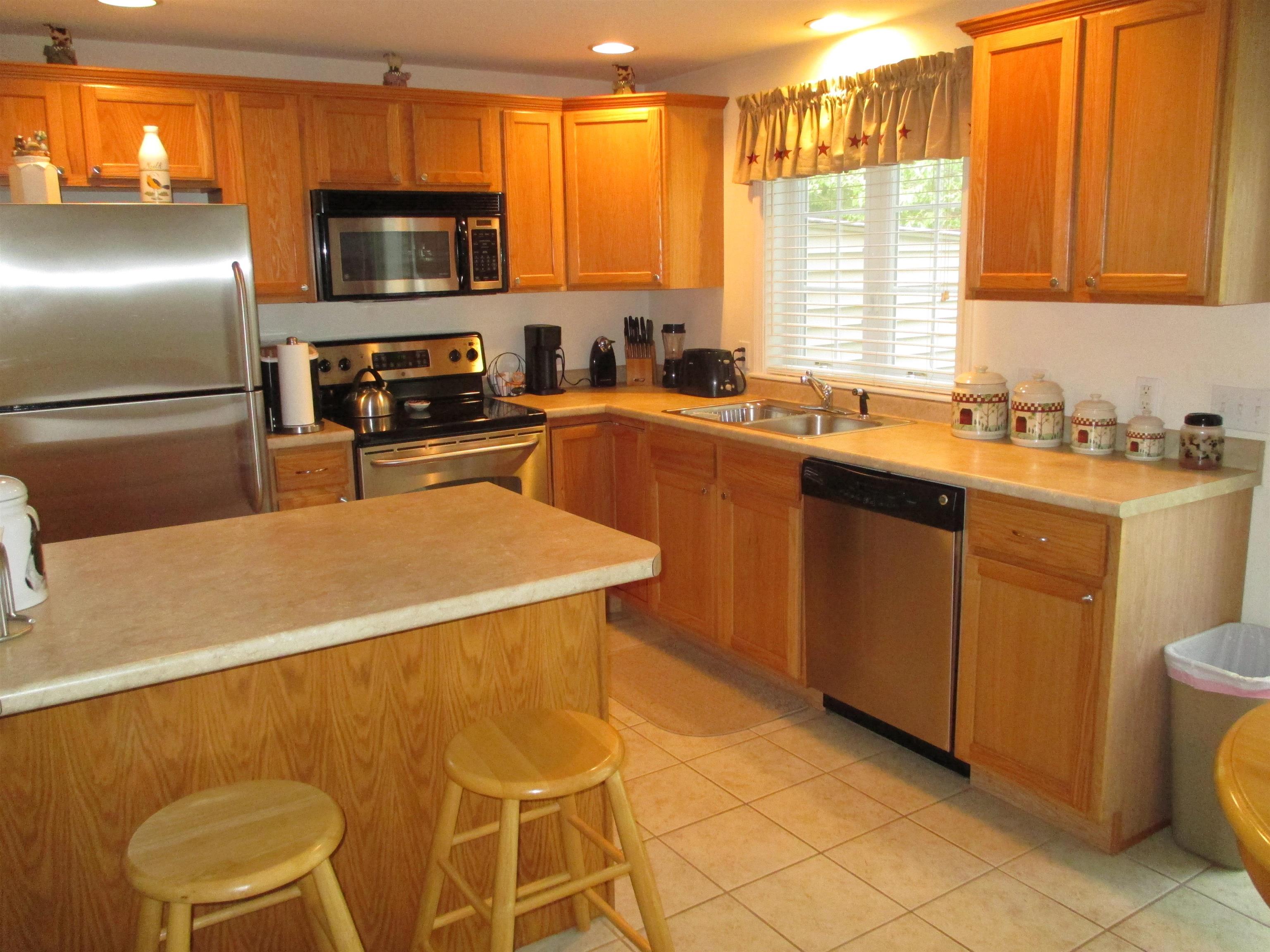 19 Split Rock Dr, Rochester, NH 03839
