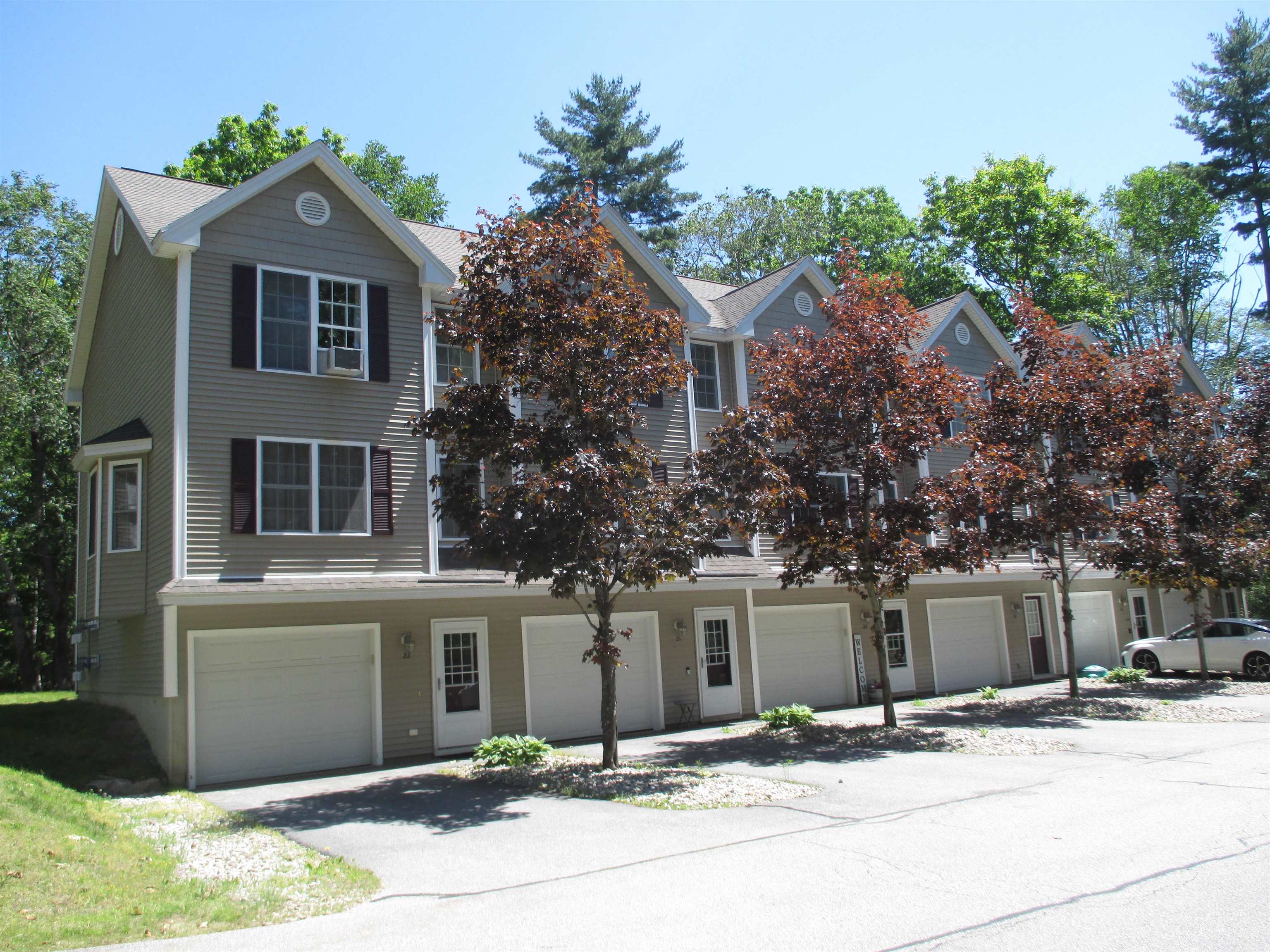 19 Split Rock Dr, Rochester, NH 03839