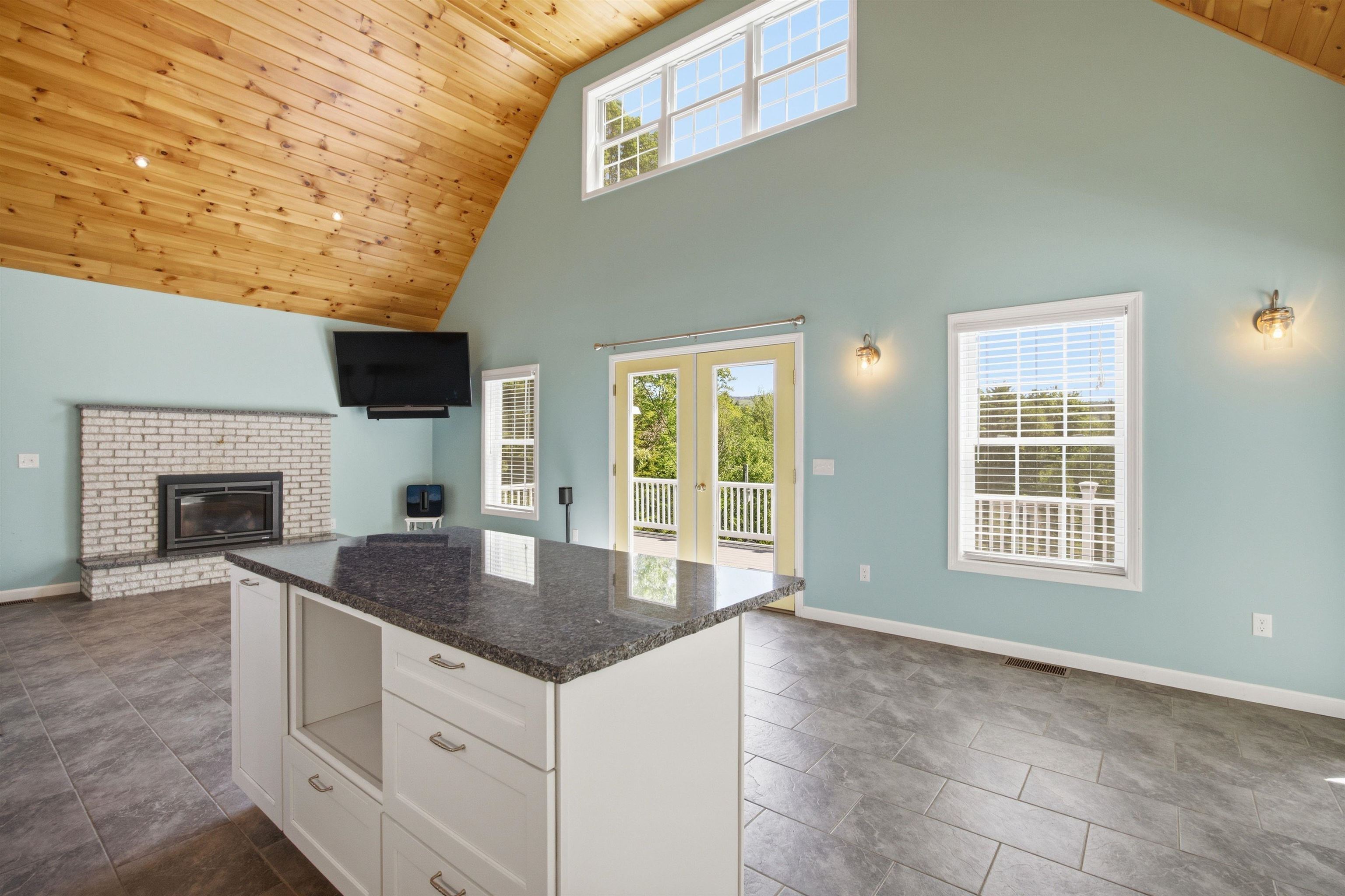 70 Crodem Dr, Bristol, NH 03222