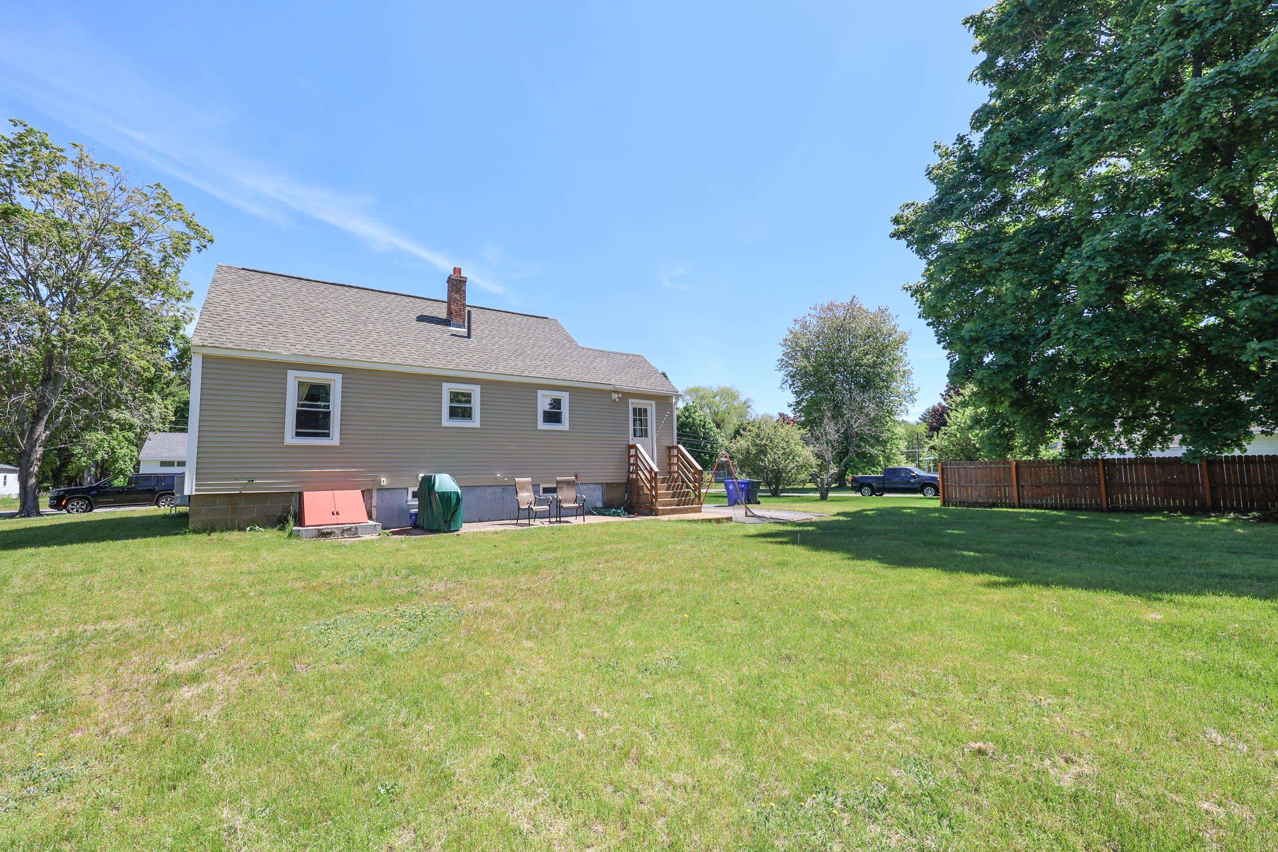 419 Cohas Ave, Manchester, NH 03109