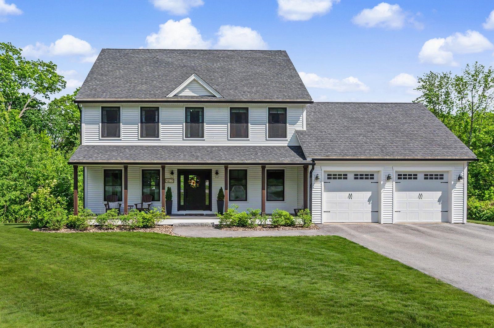7 Valerie Ln, Derry, NH 03038
