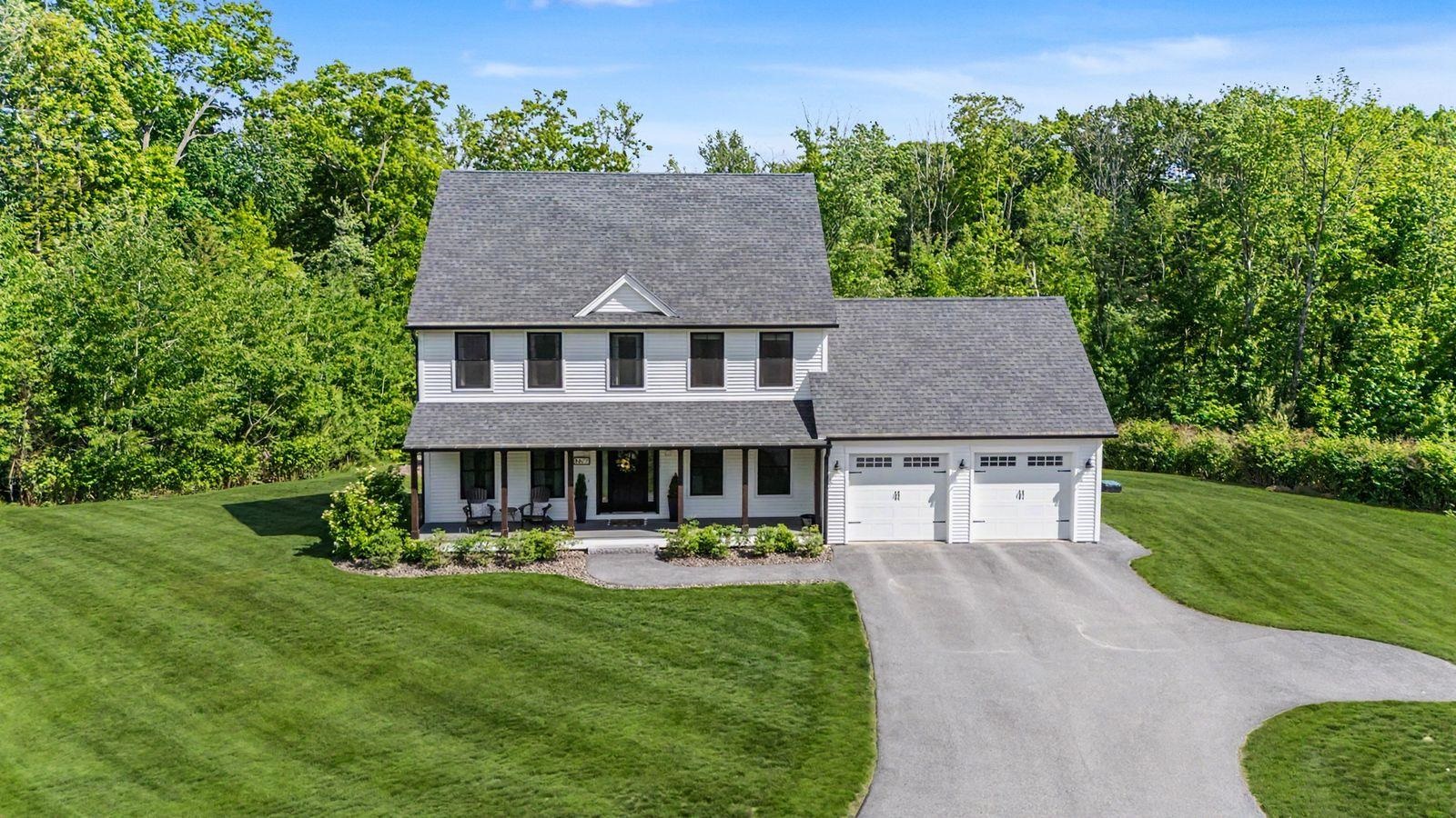 7 Valerie Ln, Derry, NH 03038