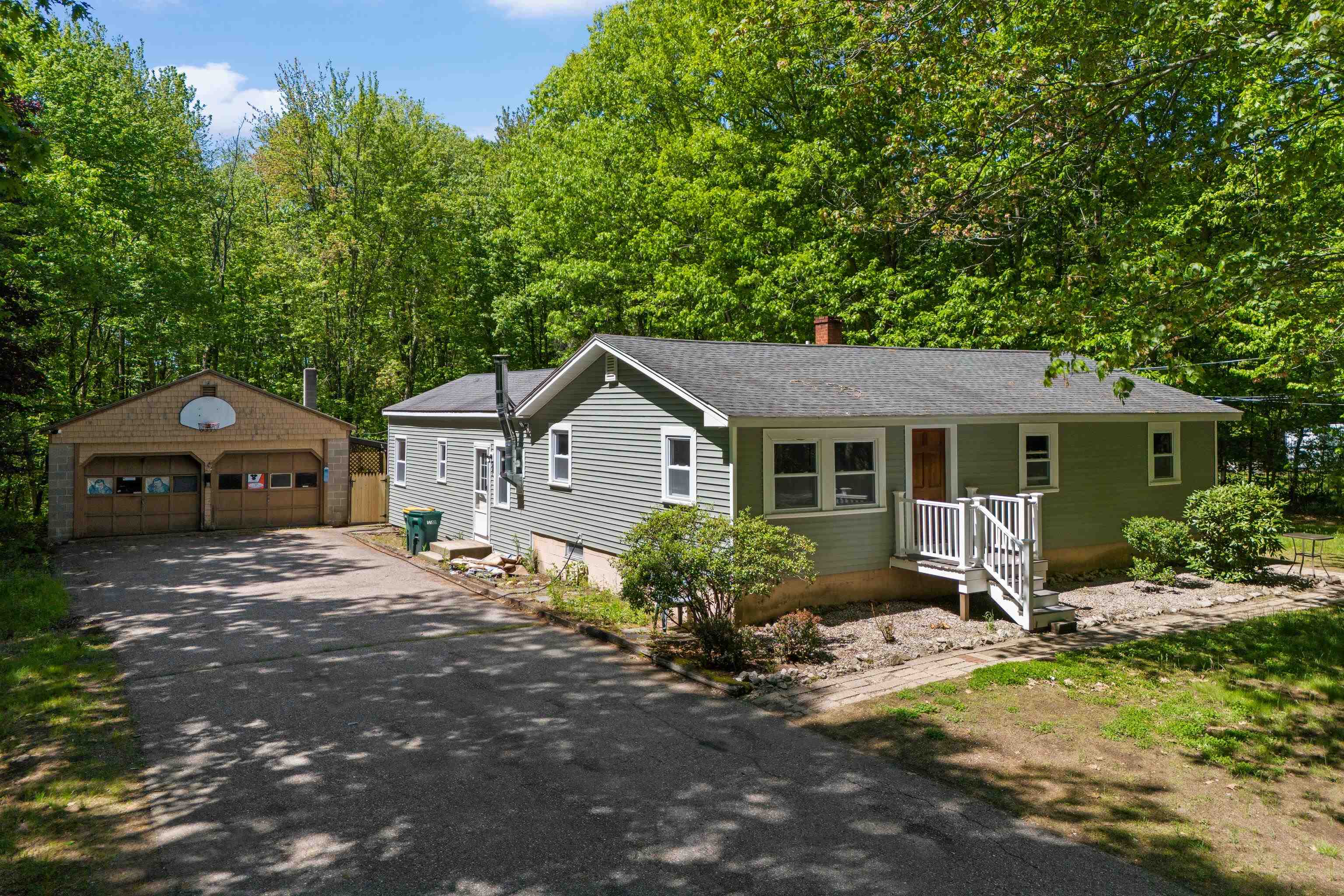 125 Blackwater Rd, Rochester, NH 03867