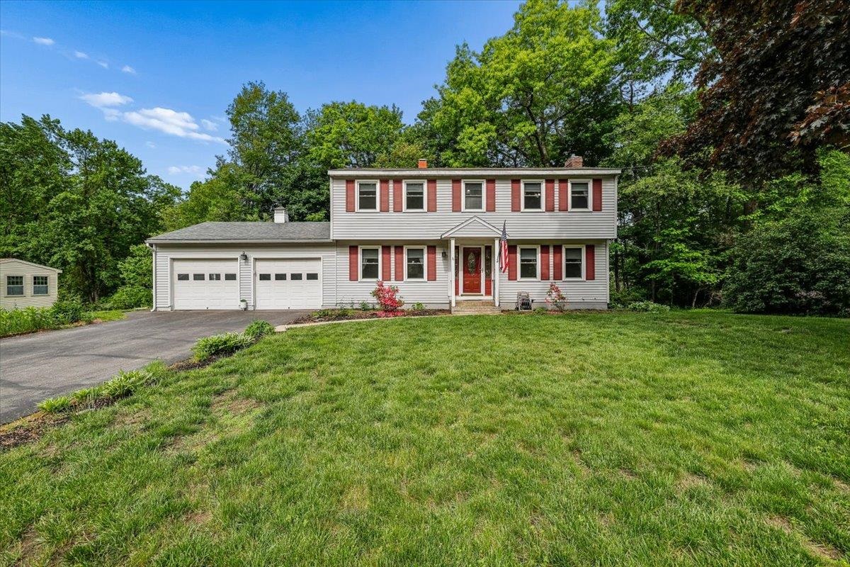 11 Douglas St, Merrimack, NH 03054