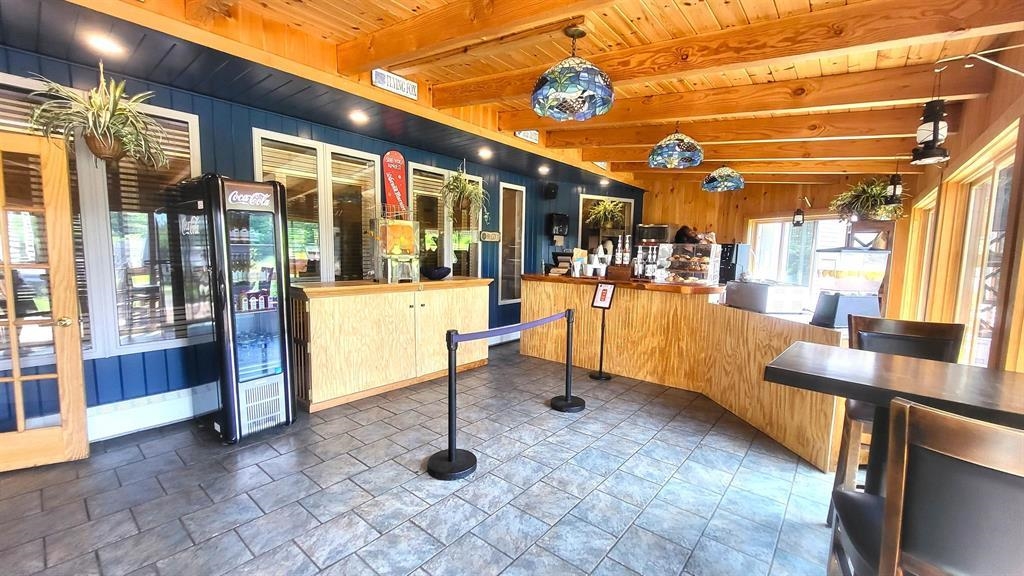 90 Loon Mountain Rd, Lincoln, NH 03251