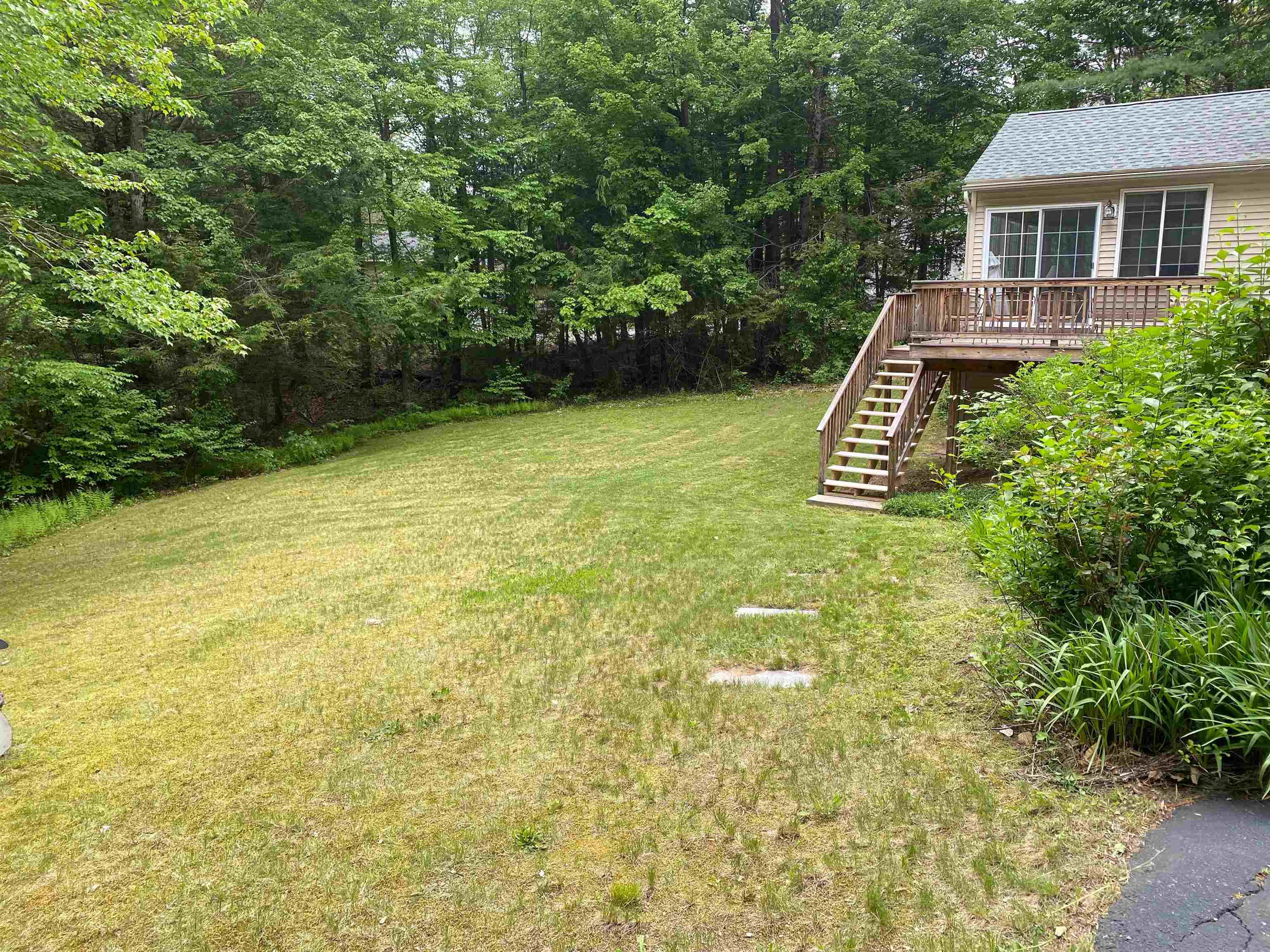 36 Church St, Deerfield, NH 03037