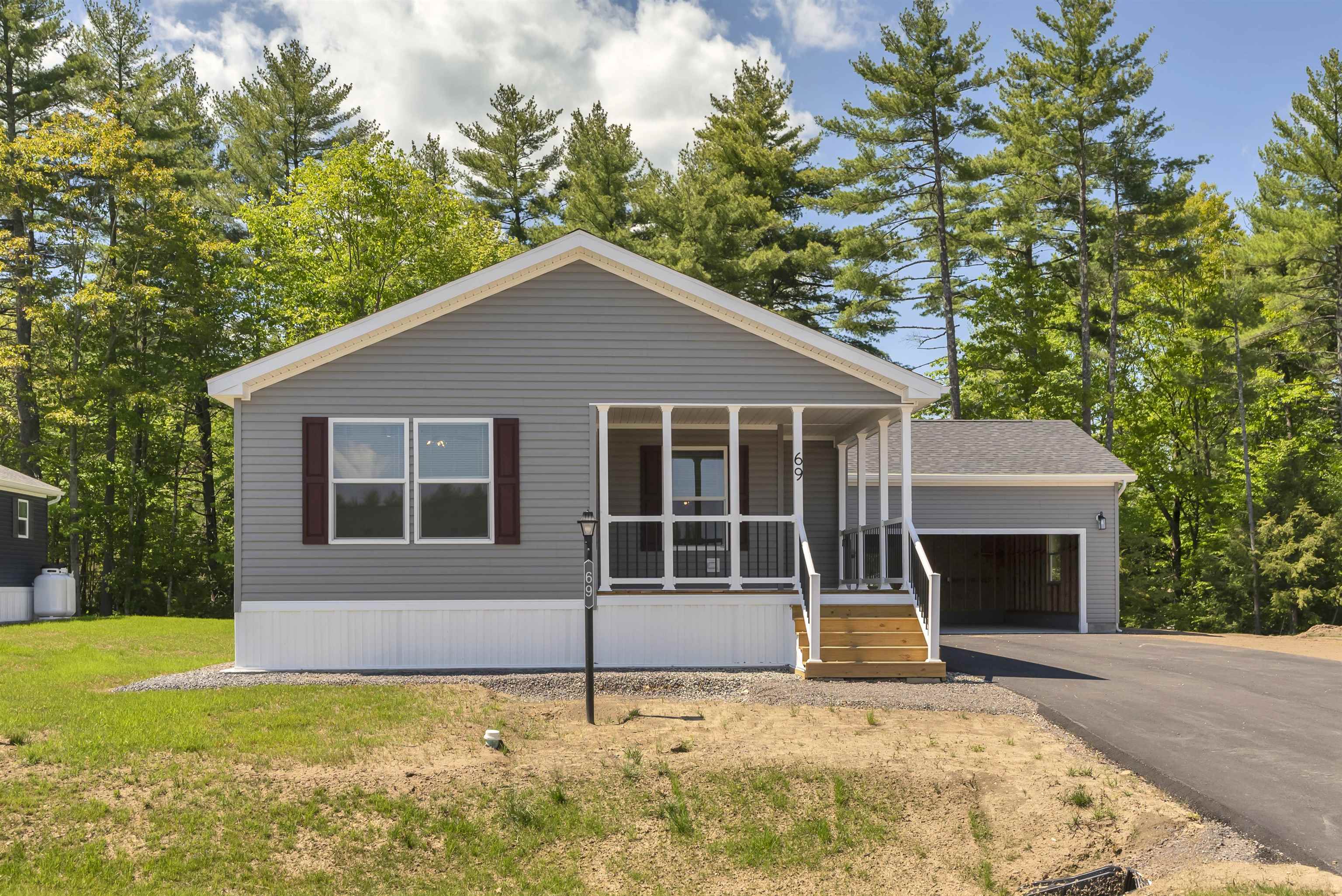 69 Diamondback Dr, Rochester, NH 03868