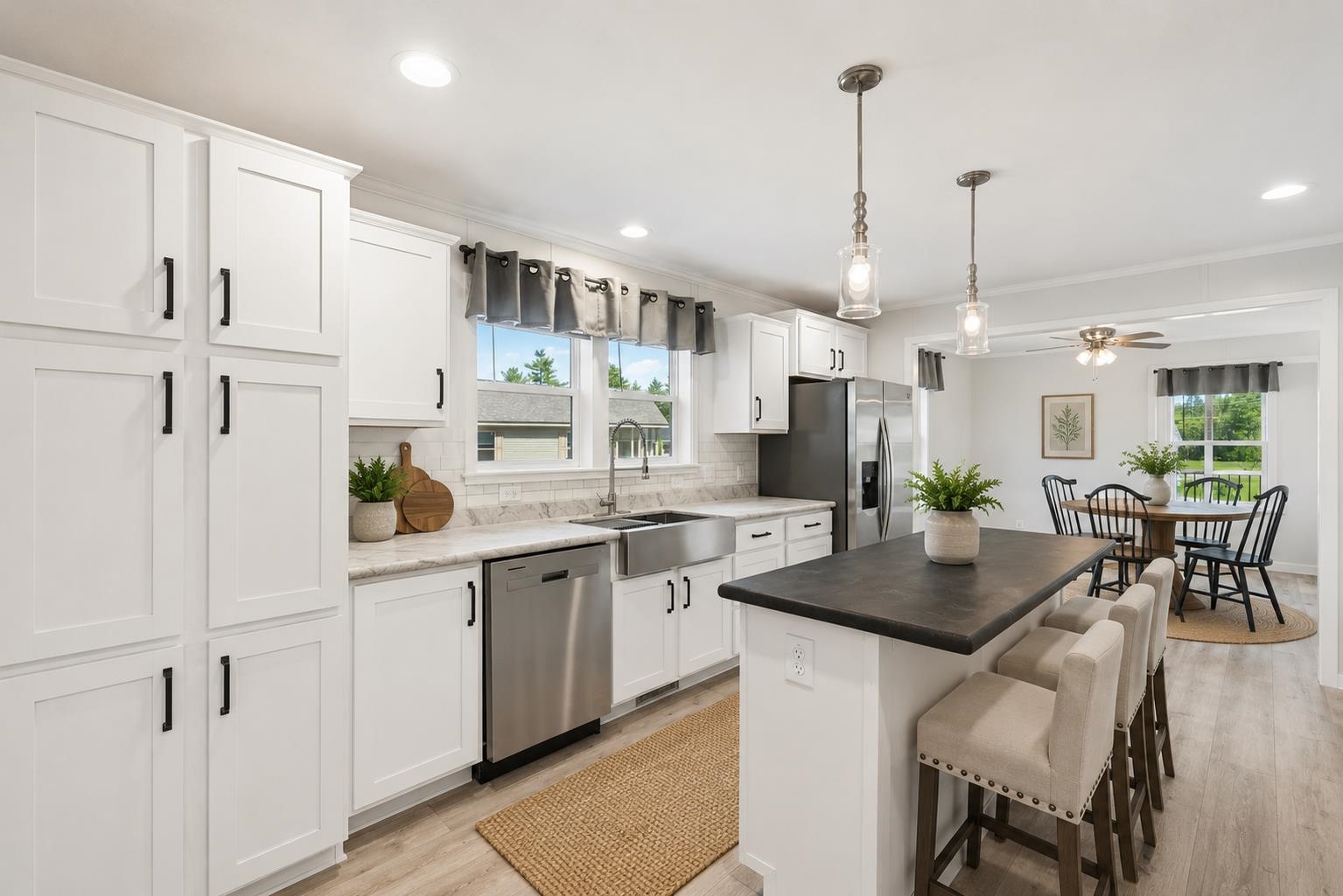 69 Diamondback Dr, Rochester, NH 03868