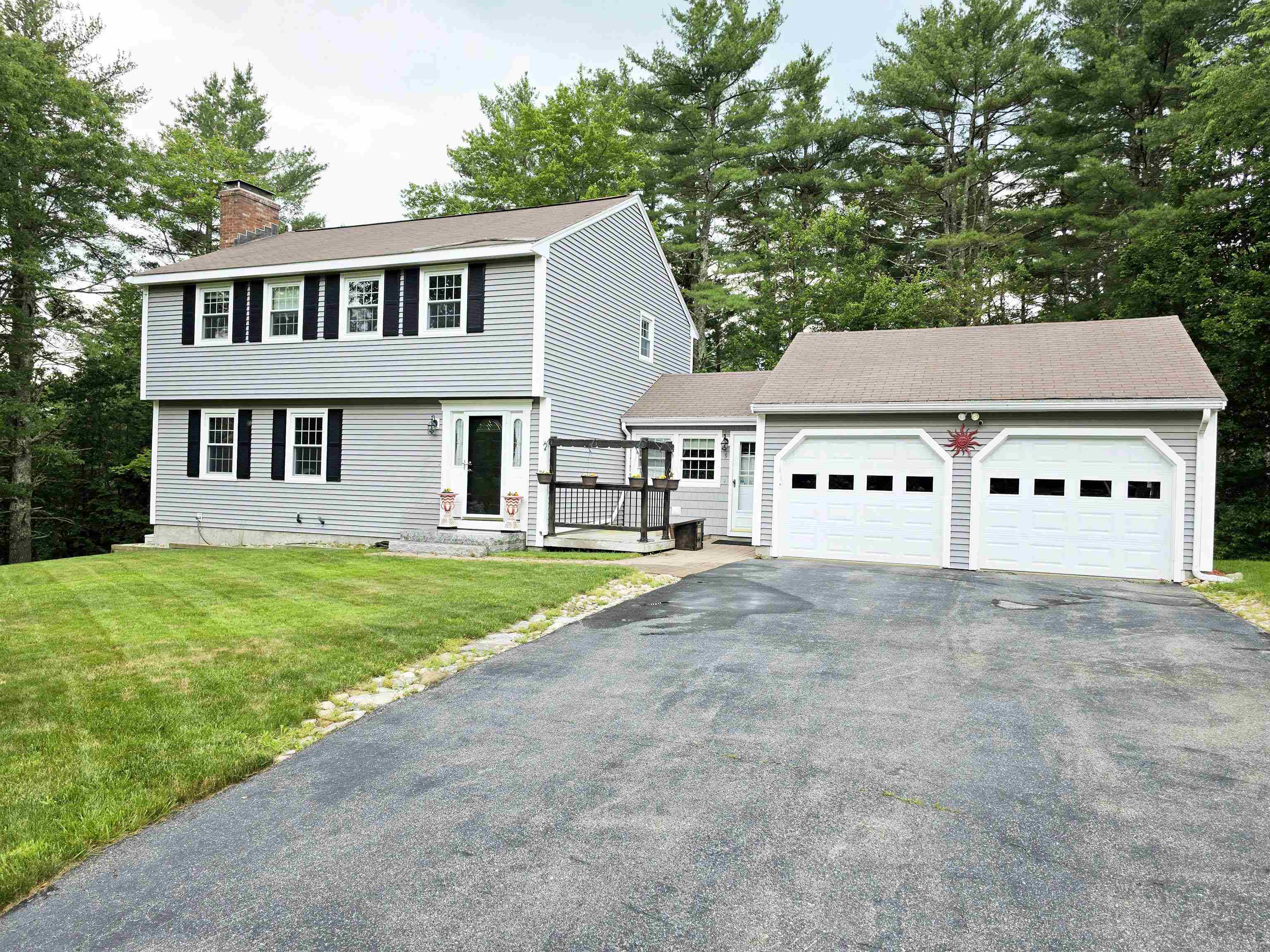 9 Trowbridge Dr, Merrimack, NH 03054