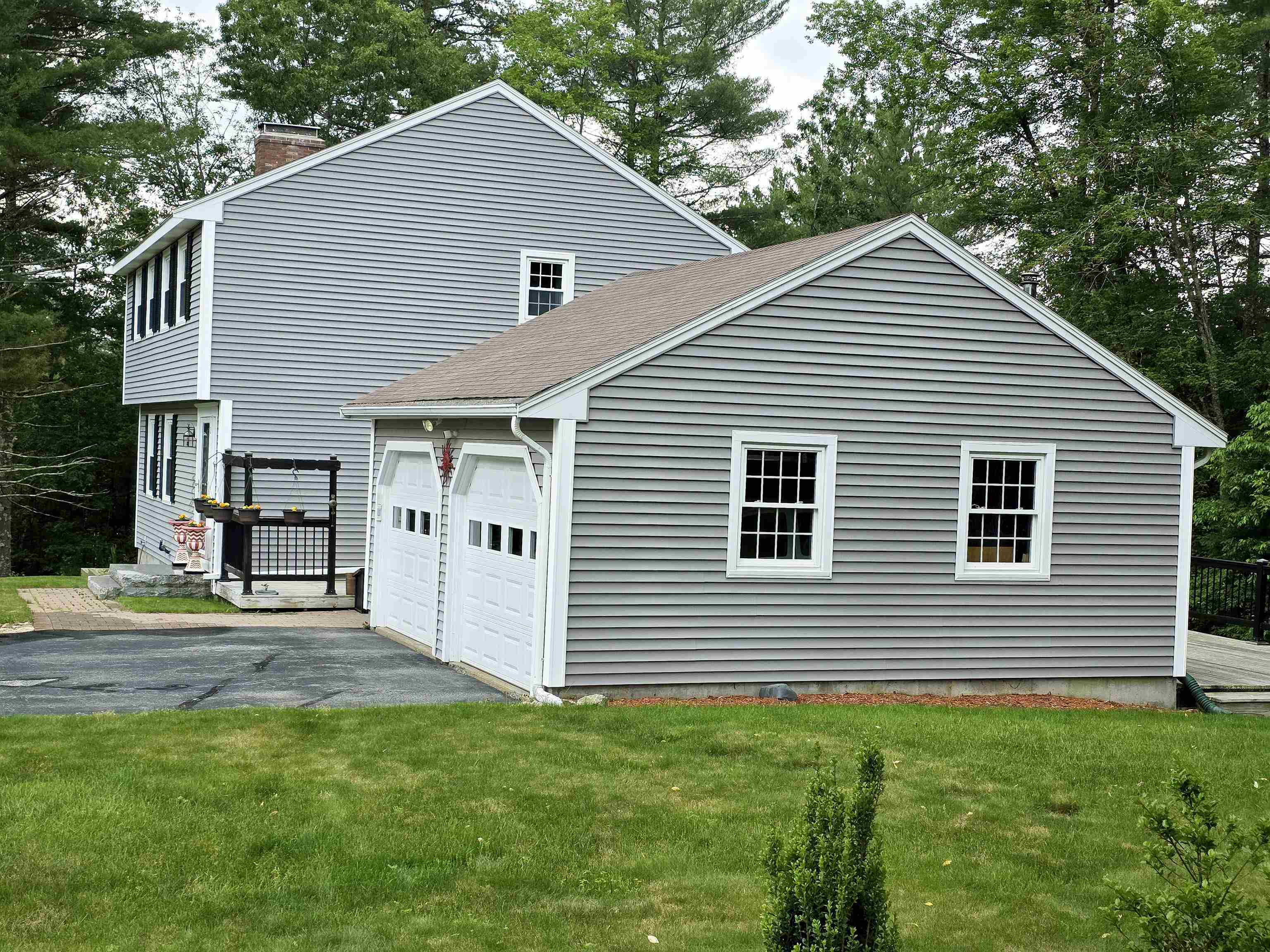 9 Trowbridge Dr, Merrimack, NH 03054