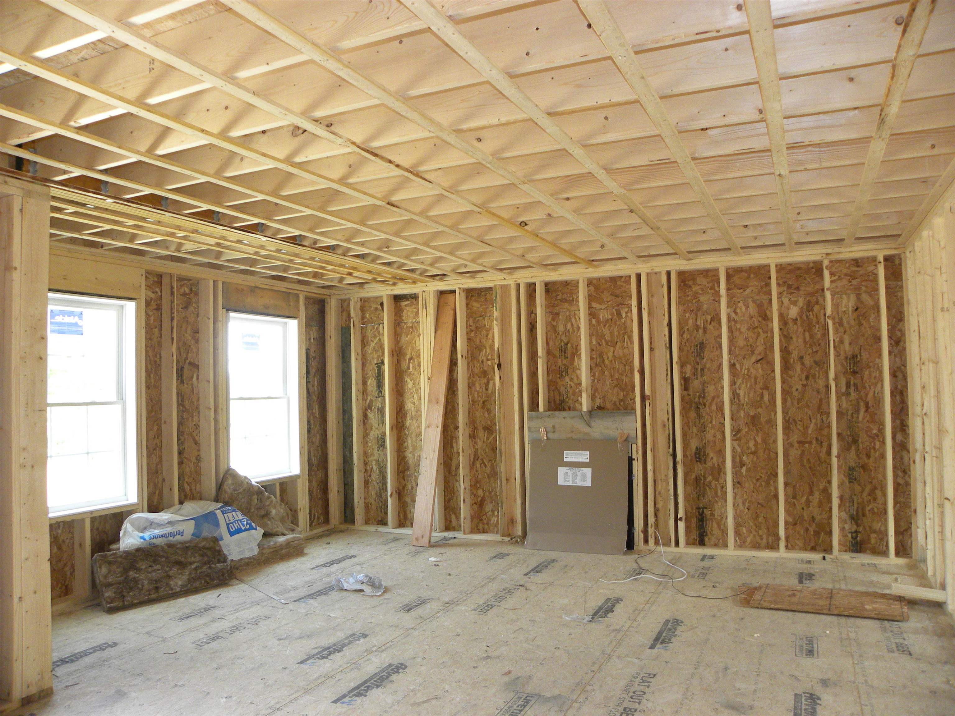 318 Karatzas Ave, Manchester, NH 03104