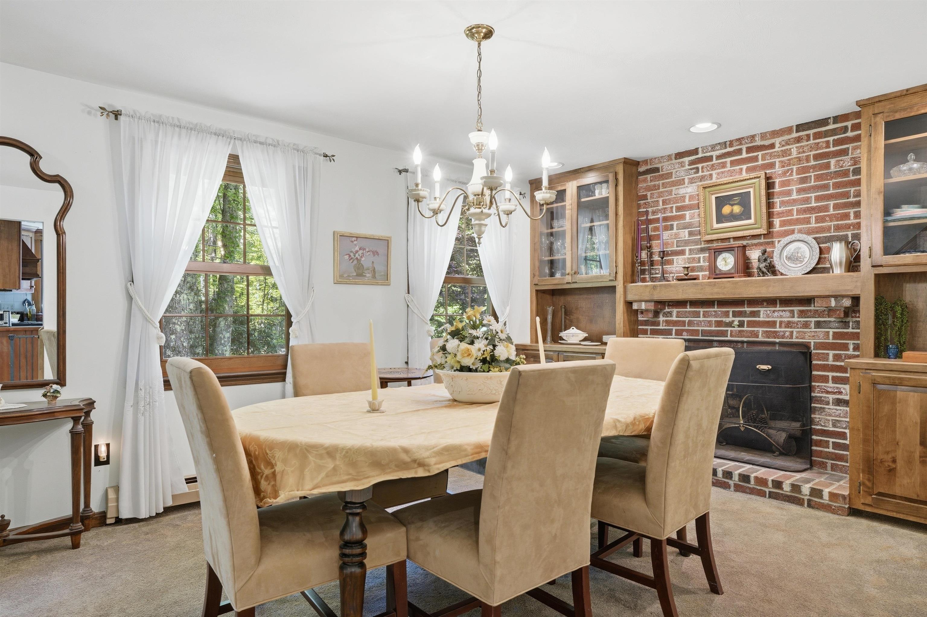 15 Woodward Rd, Merrimack, NH 03054