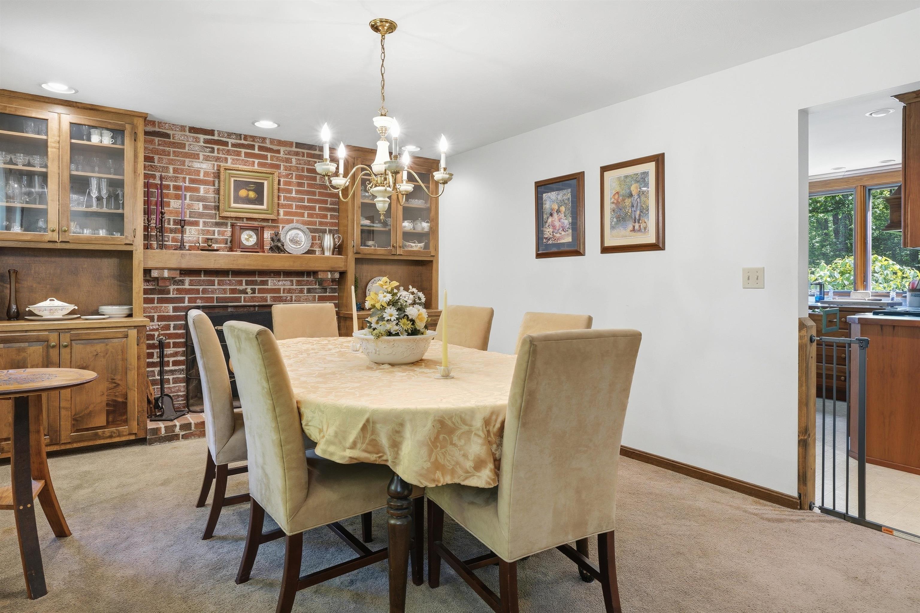 15 Woodward Rd, Merrimack, NH 03054