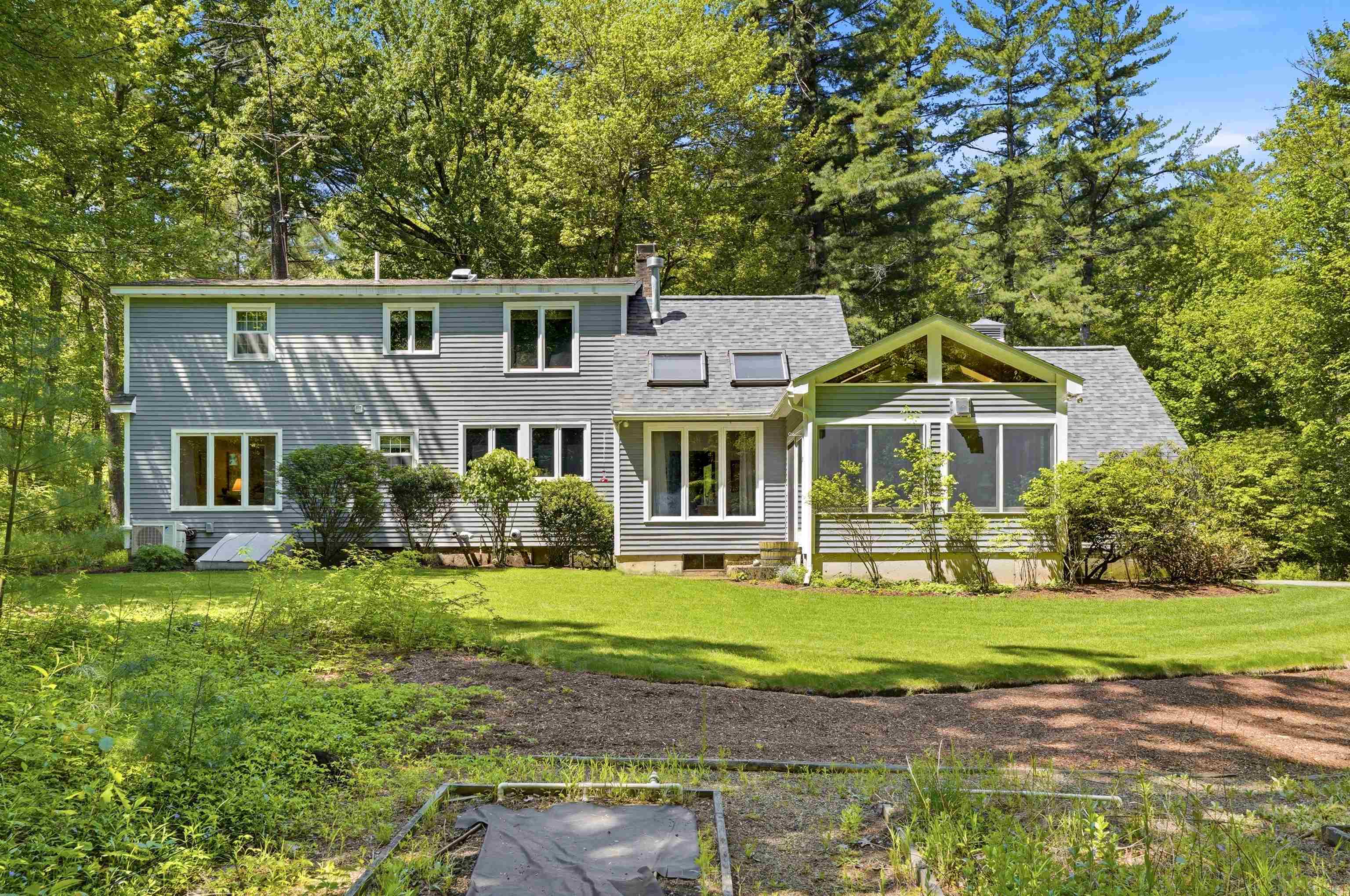 15 Woodward Rd, Merrimack, NH 03054
