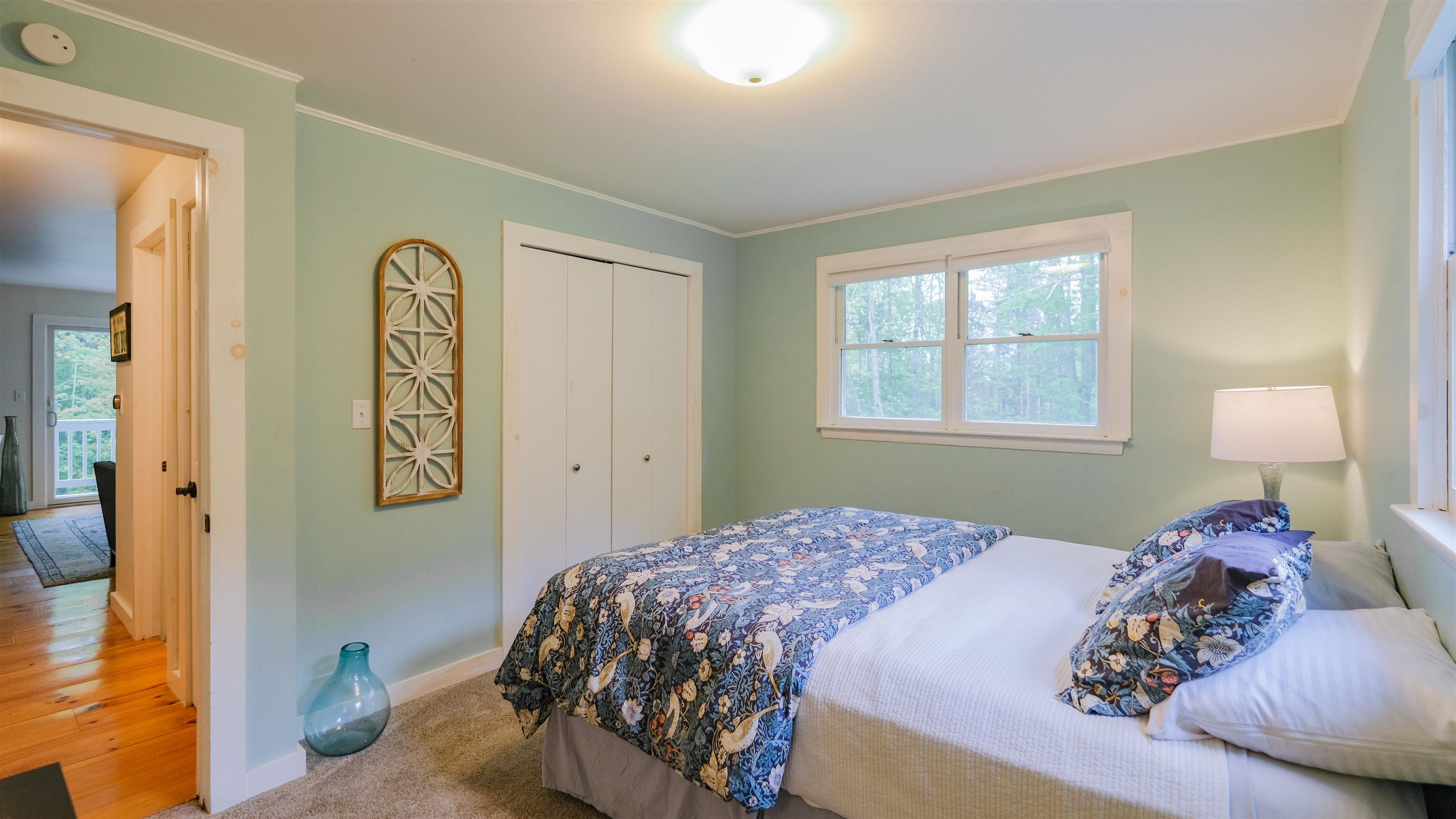 Bedroom on main level 25374493