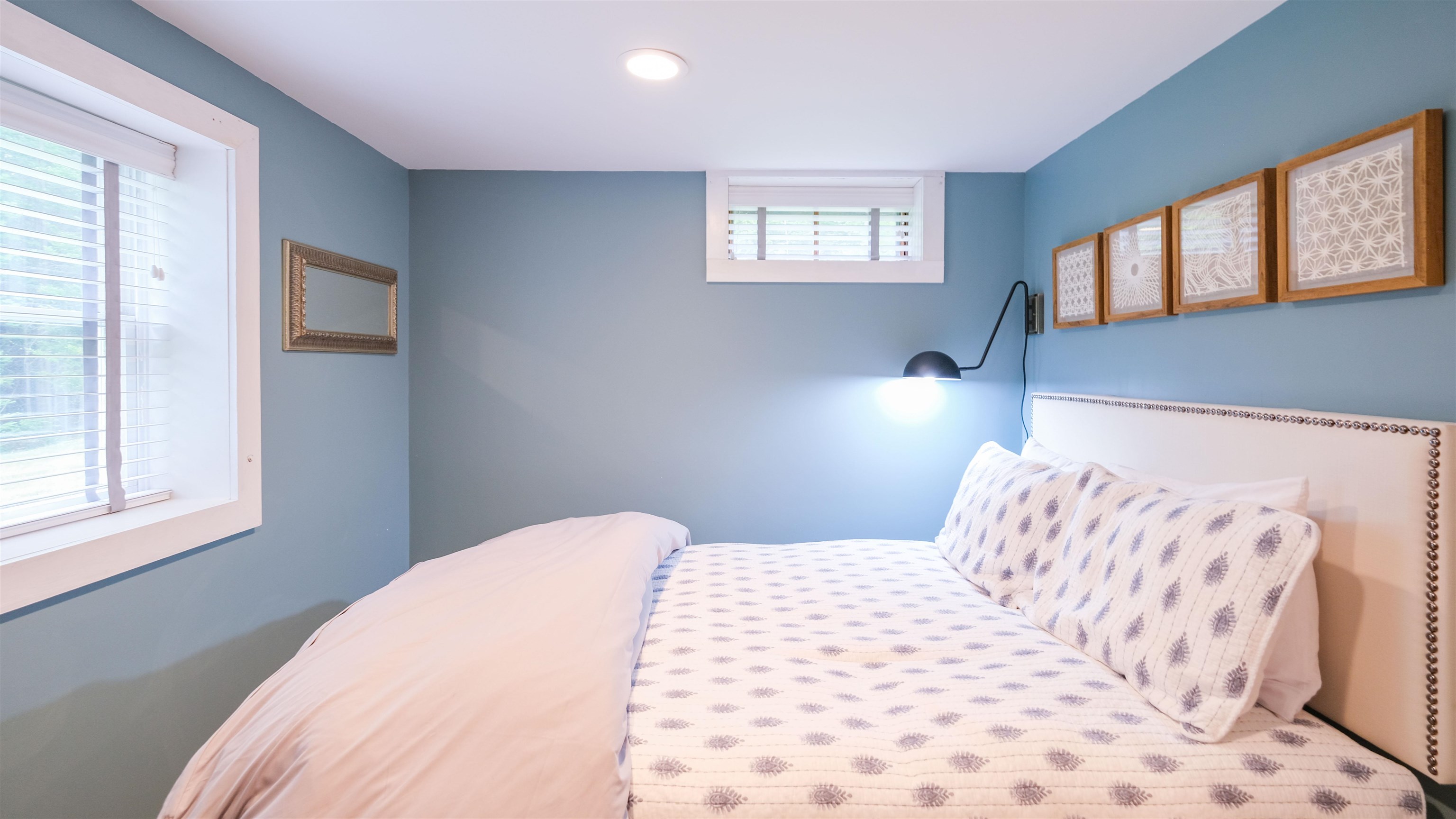 Lower level bedroom 25374485