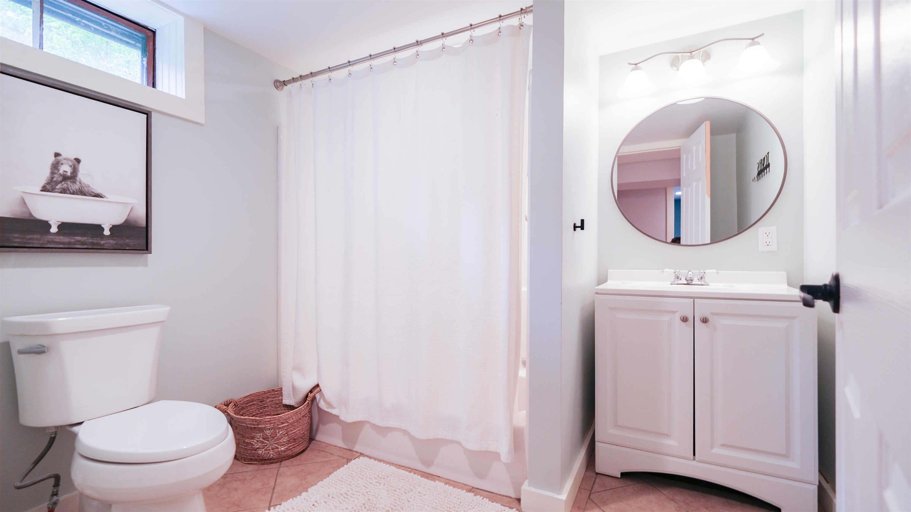 Full bathroom on lower level 25374489