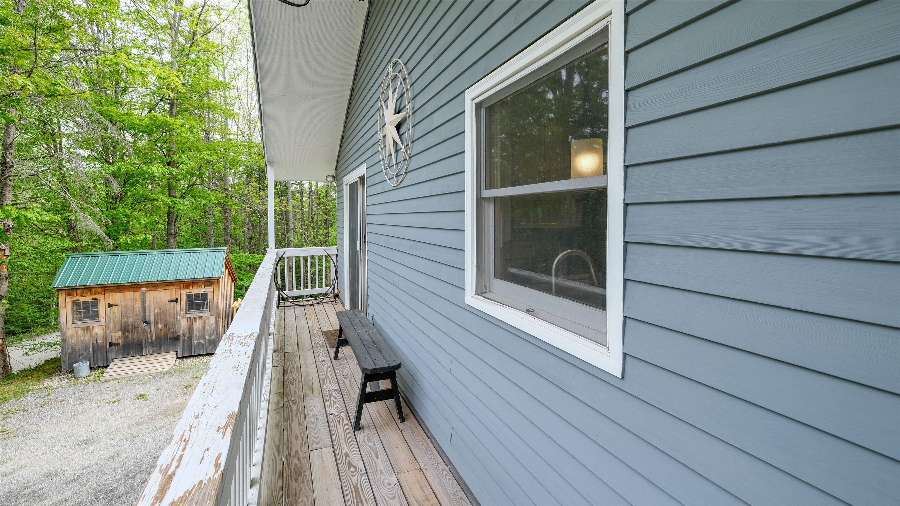 Front porch 25382725