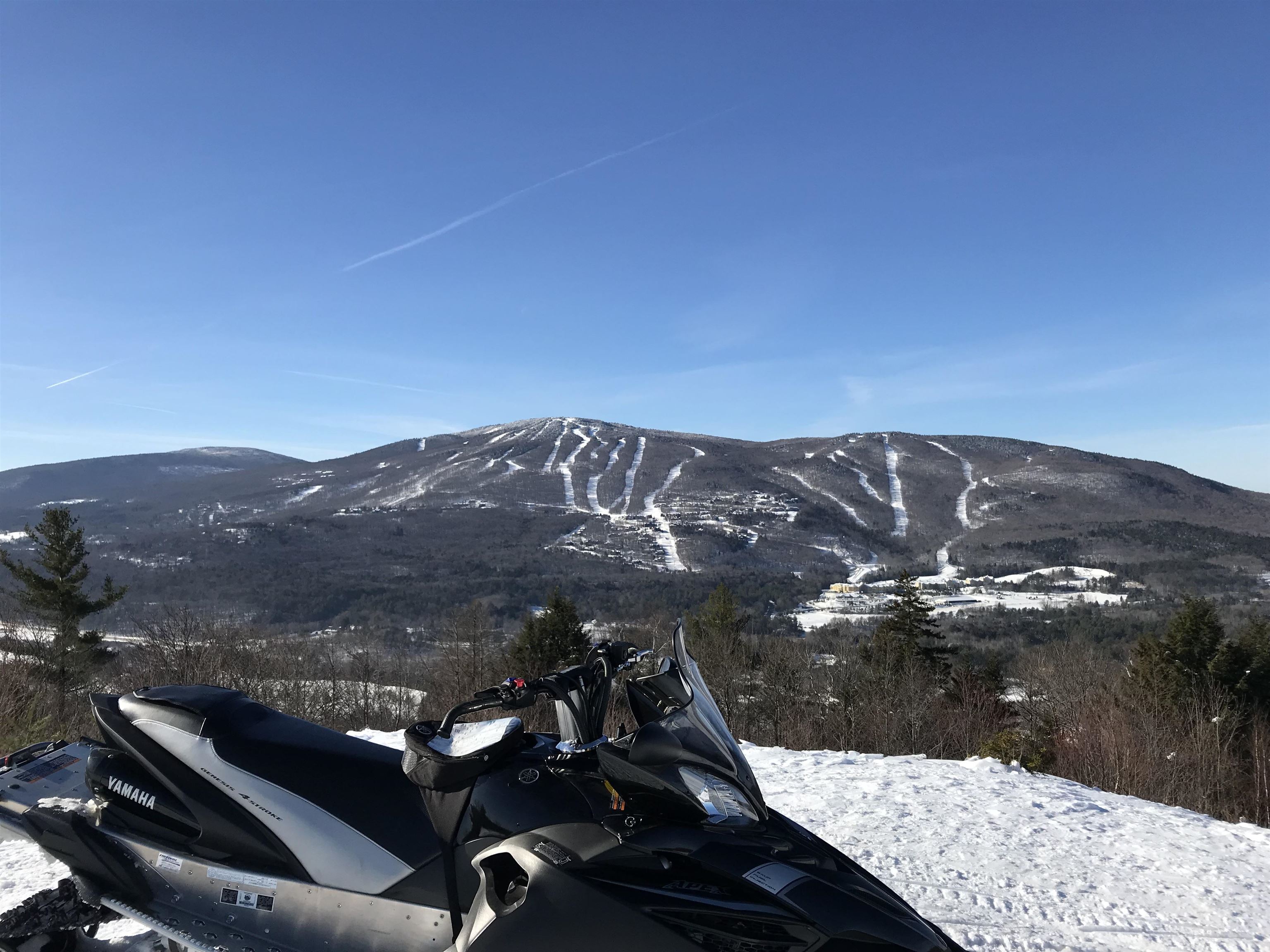 Snowmobile from the property 25384831