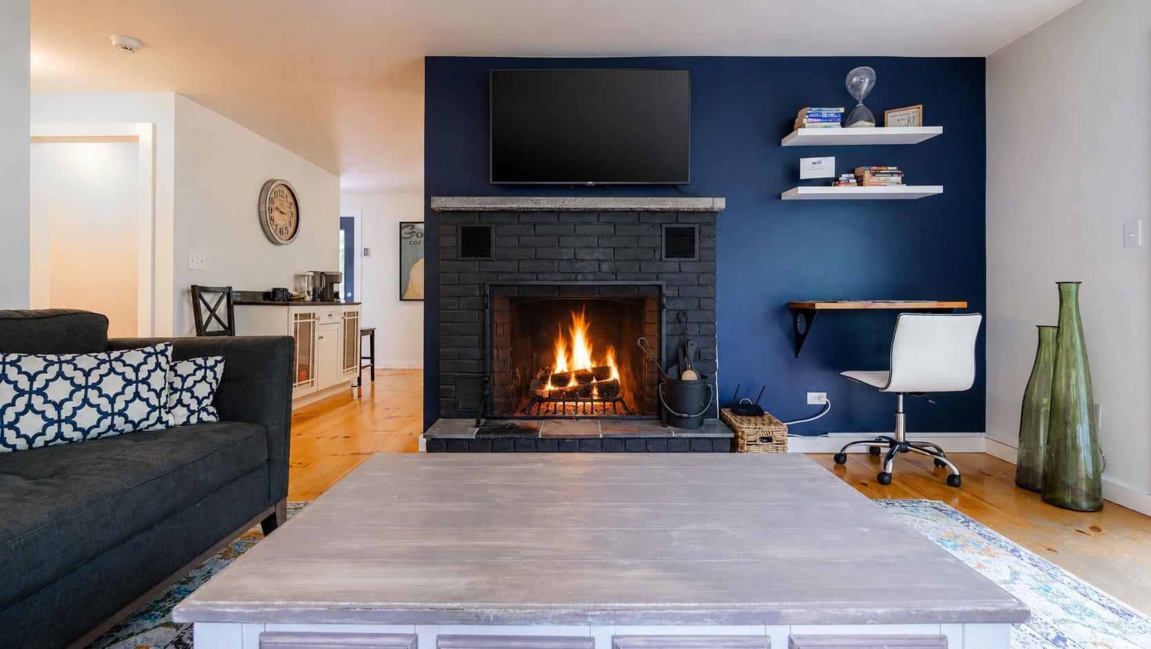 Wood burning fireplace 25374516