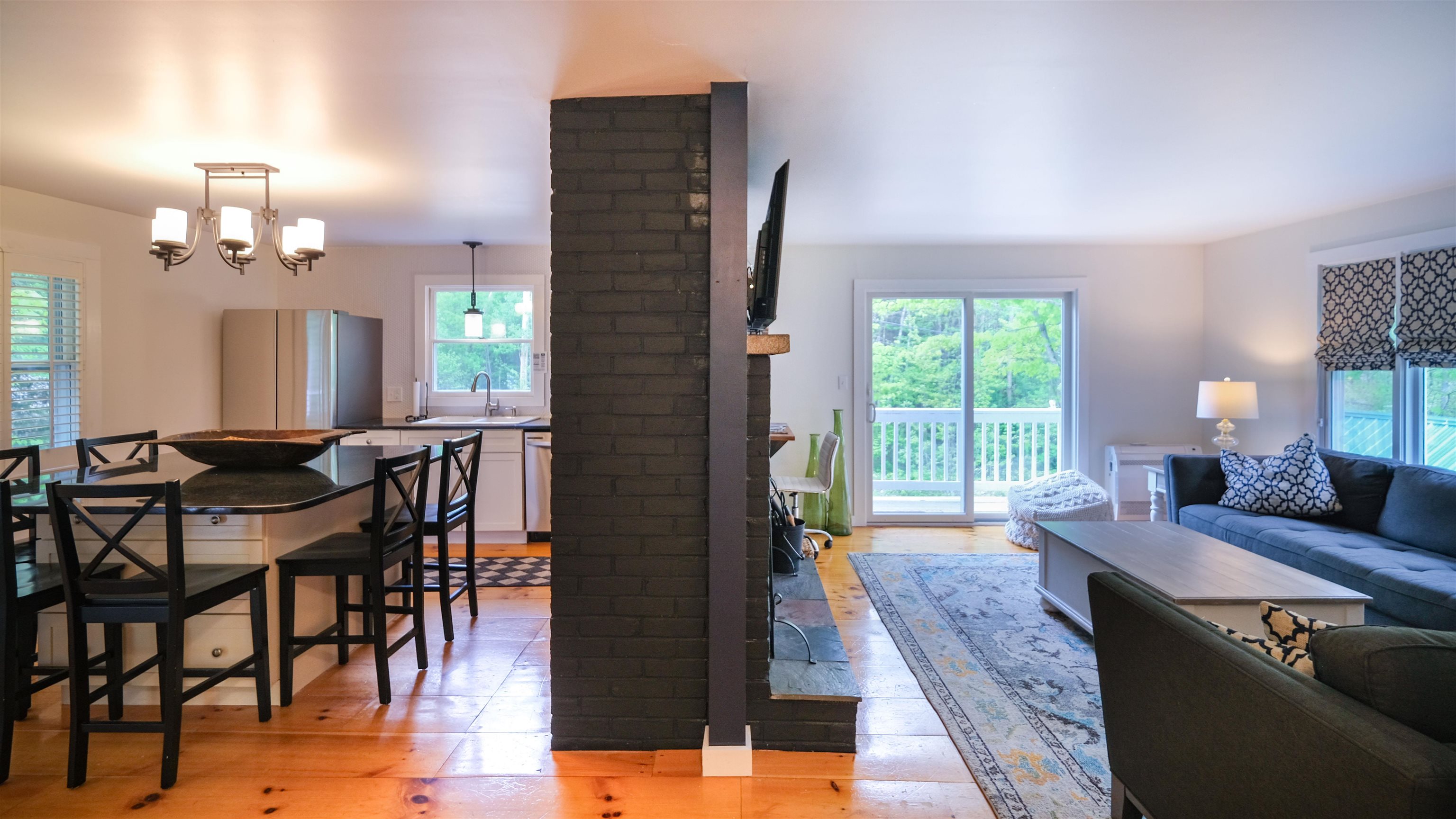 Open floor plan 25374510