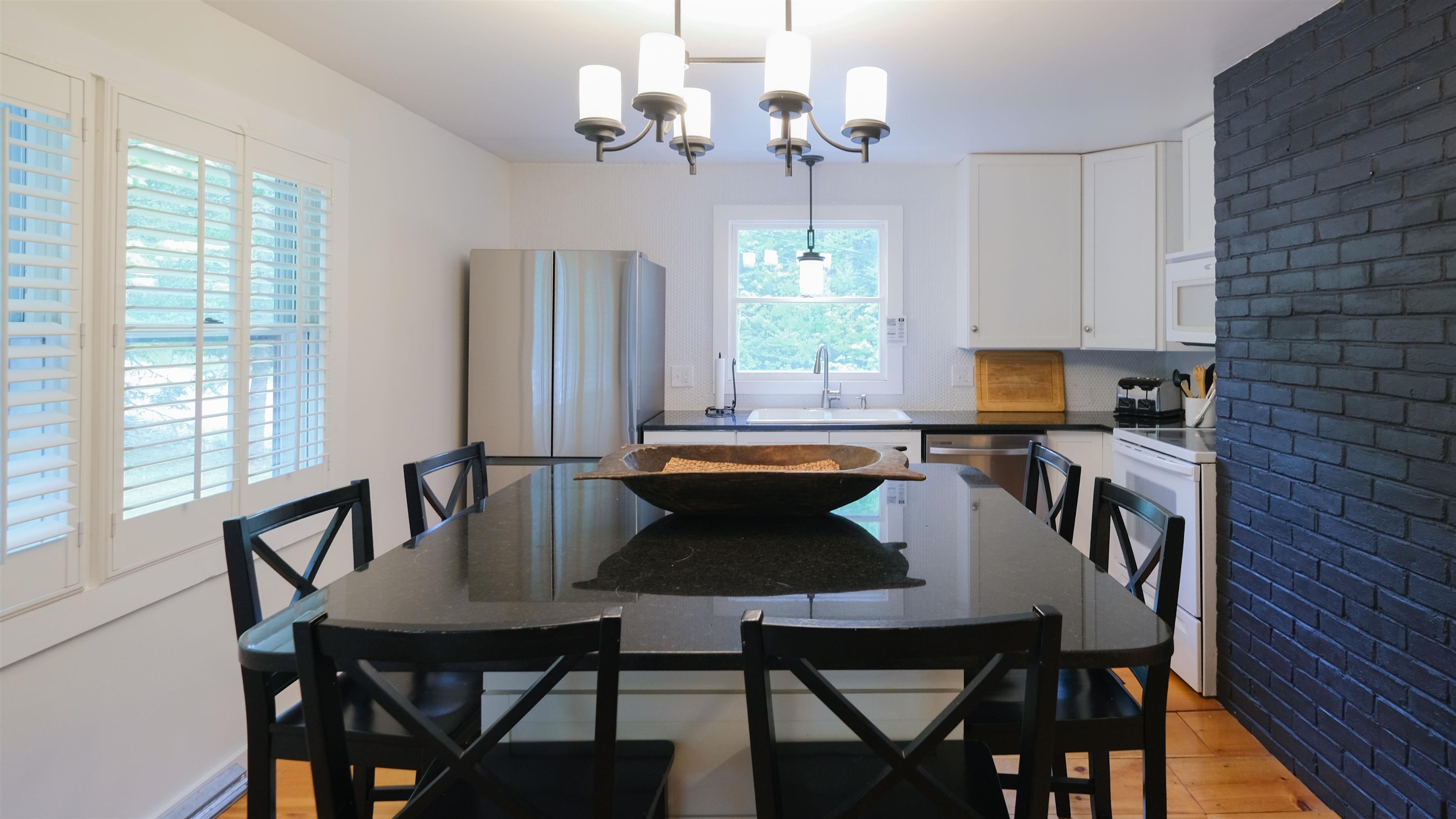Dining area 25374498
