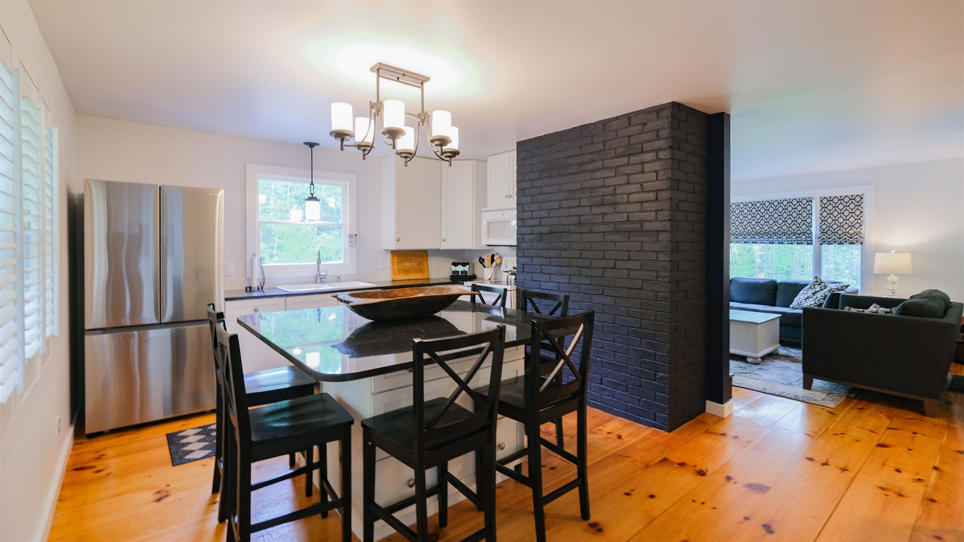 Granite kitchen island 25374499