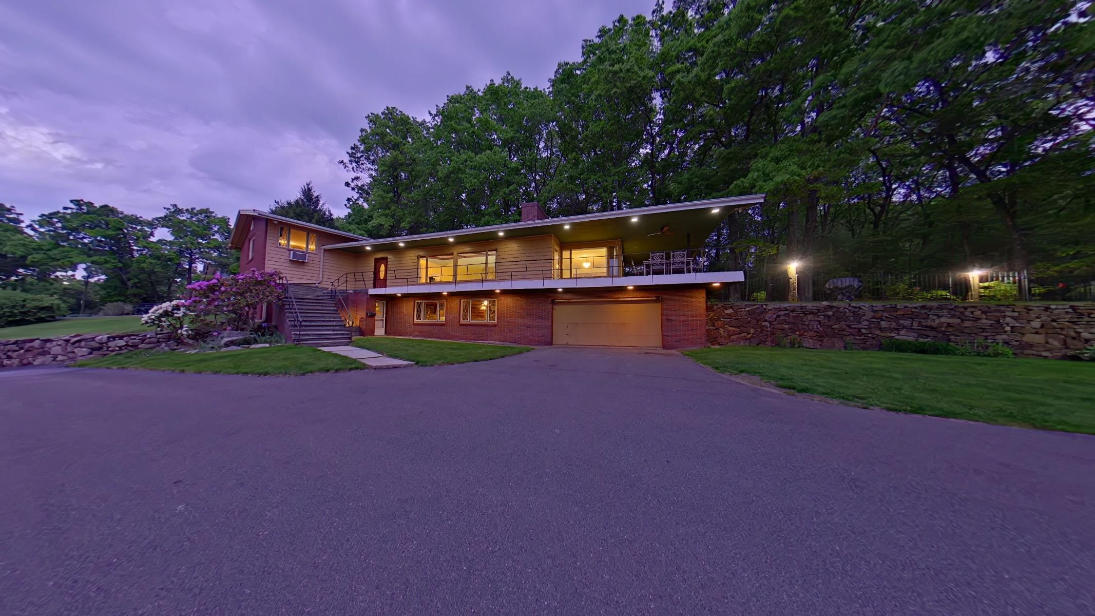 33 High Ridge Rd, Manchester, NH 03104