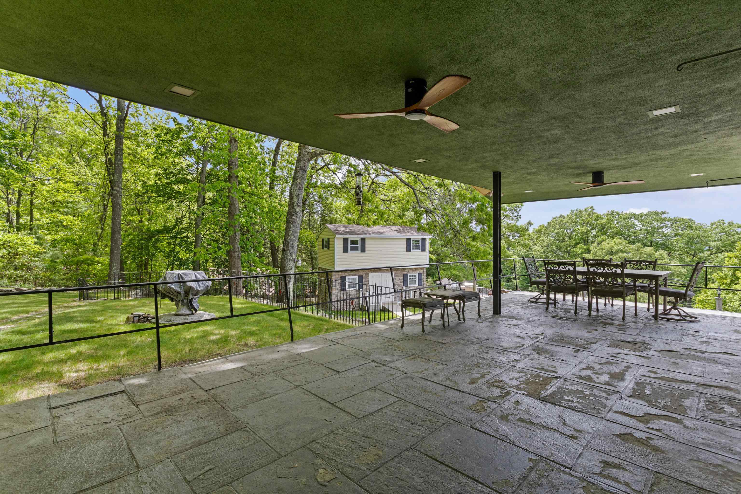 33 High Ridge Rd, Manchester, NH 03104